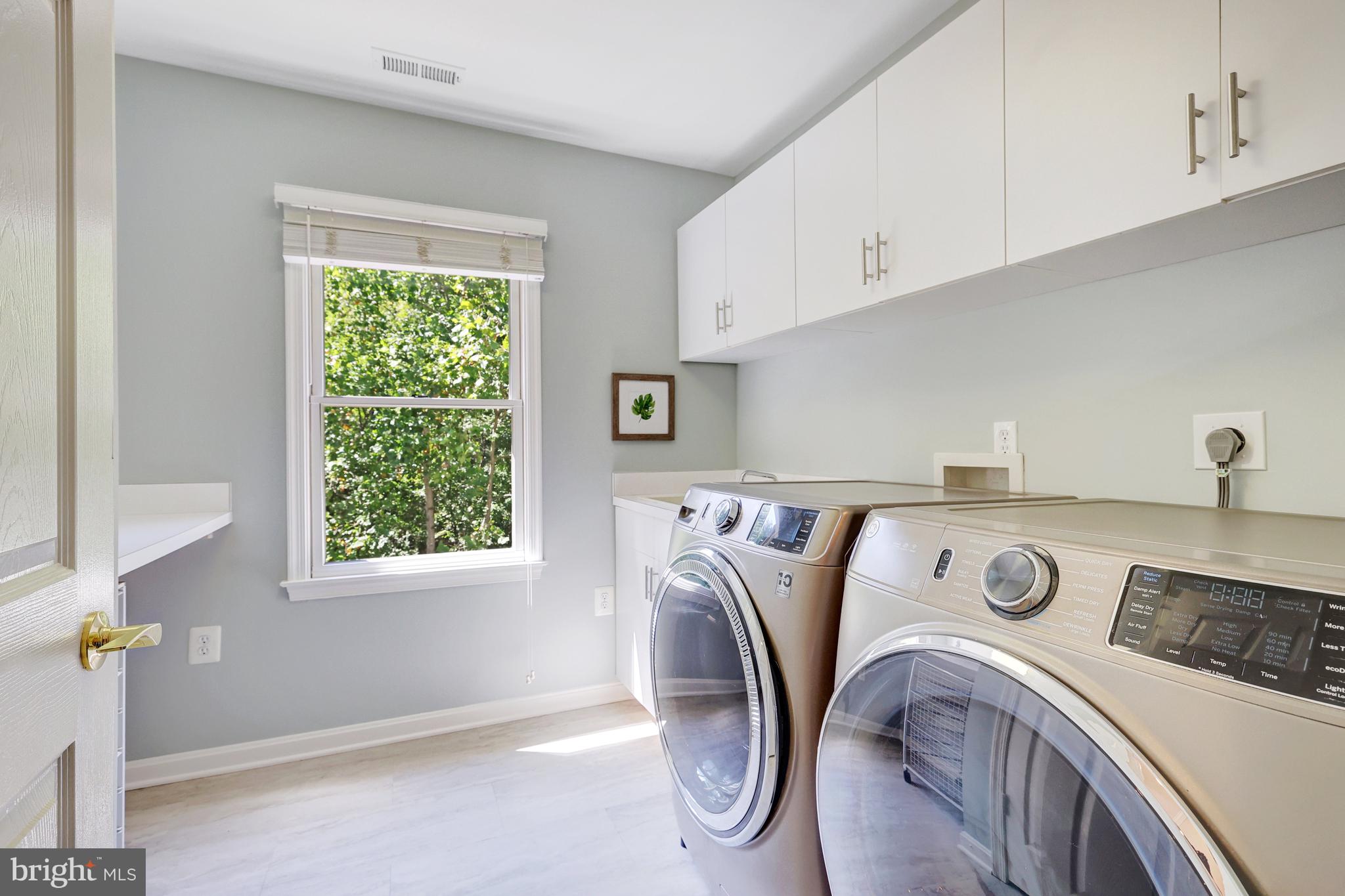 CAMBERLEY WEST - Residential