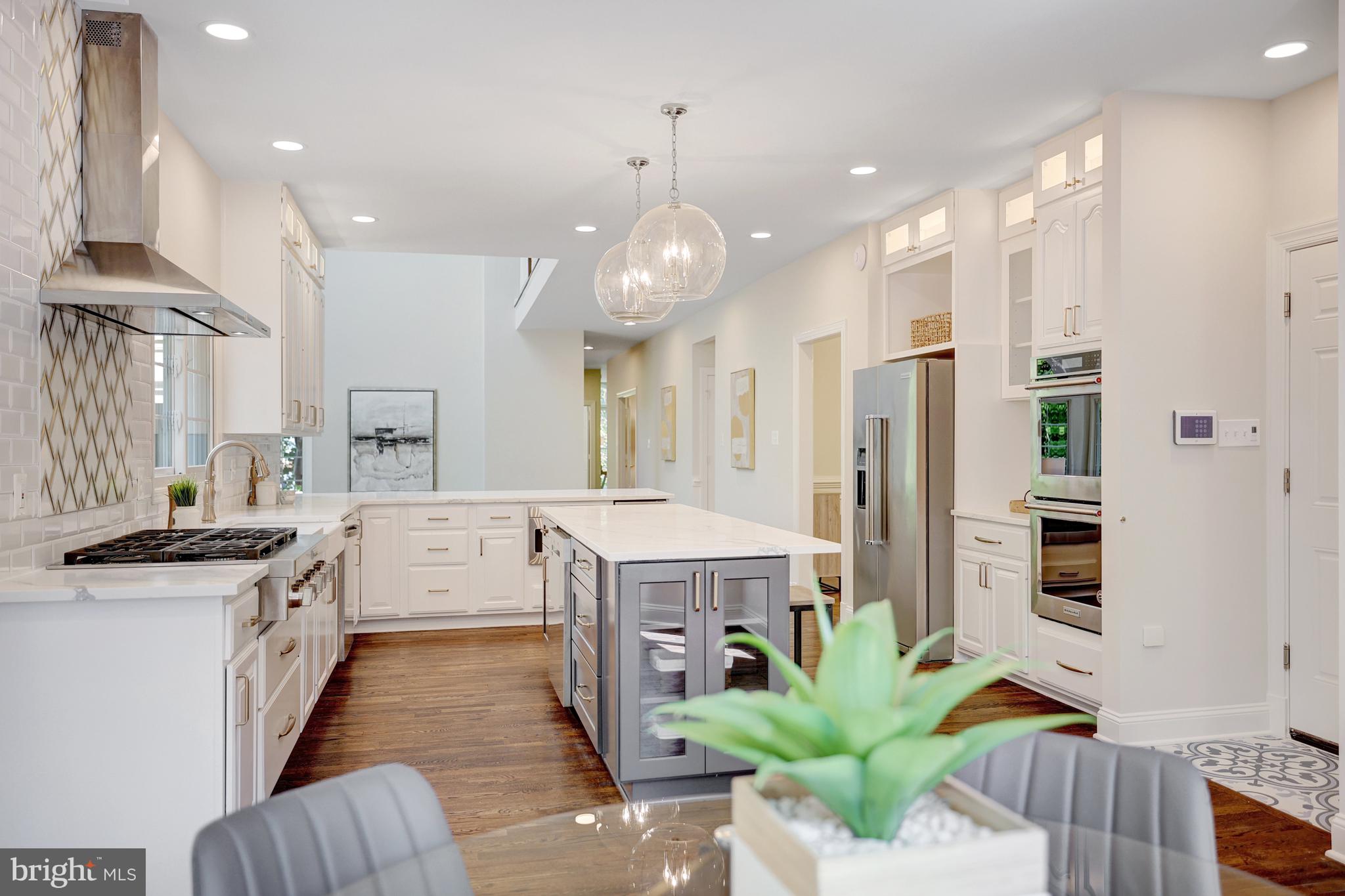 CAMBERLEY WEST - Residential