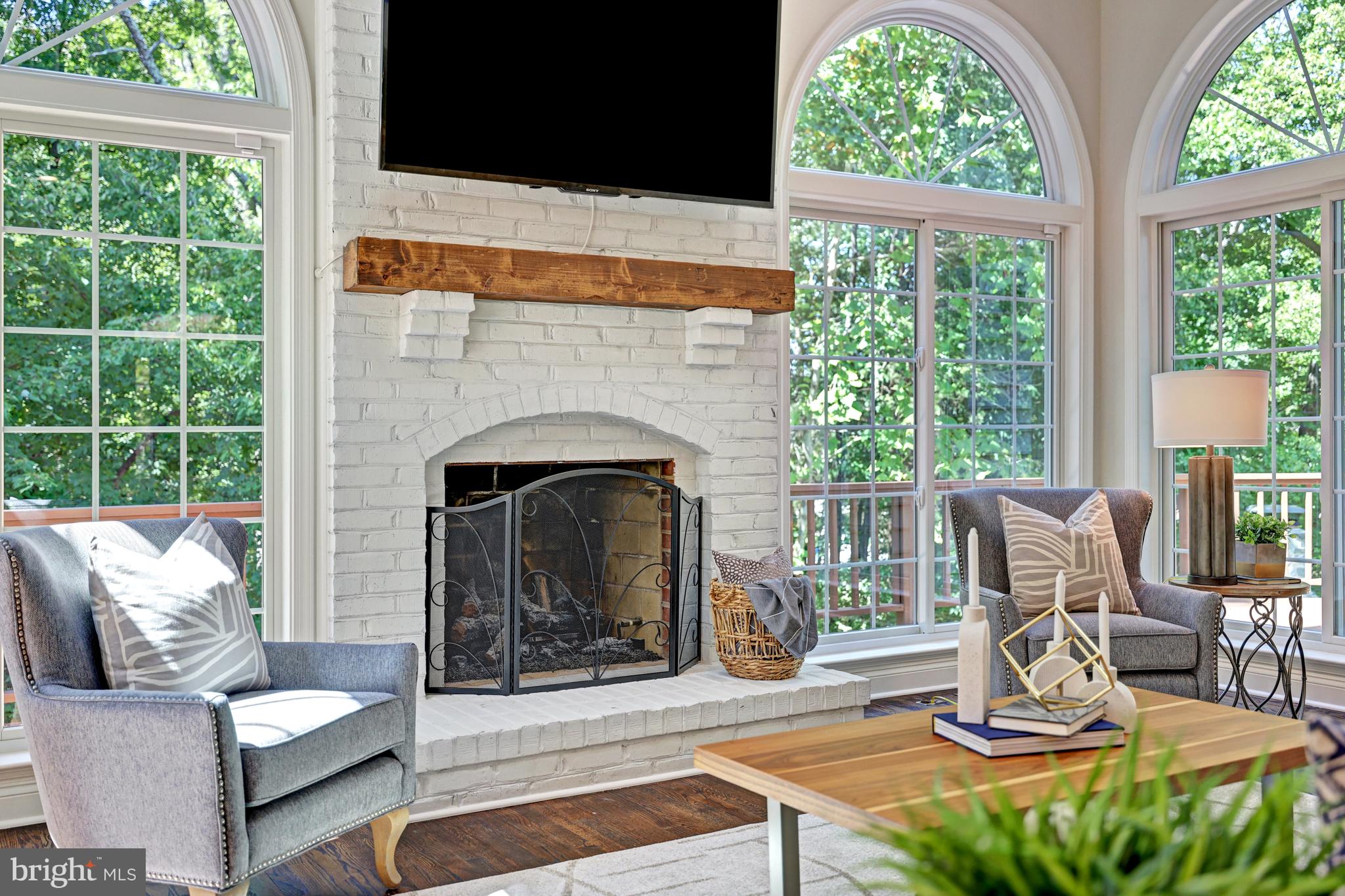 CAMBERLEY WEST - Residential