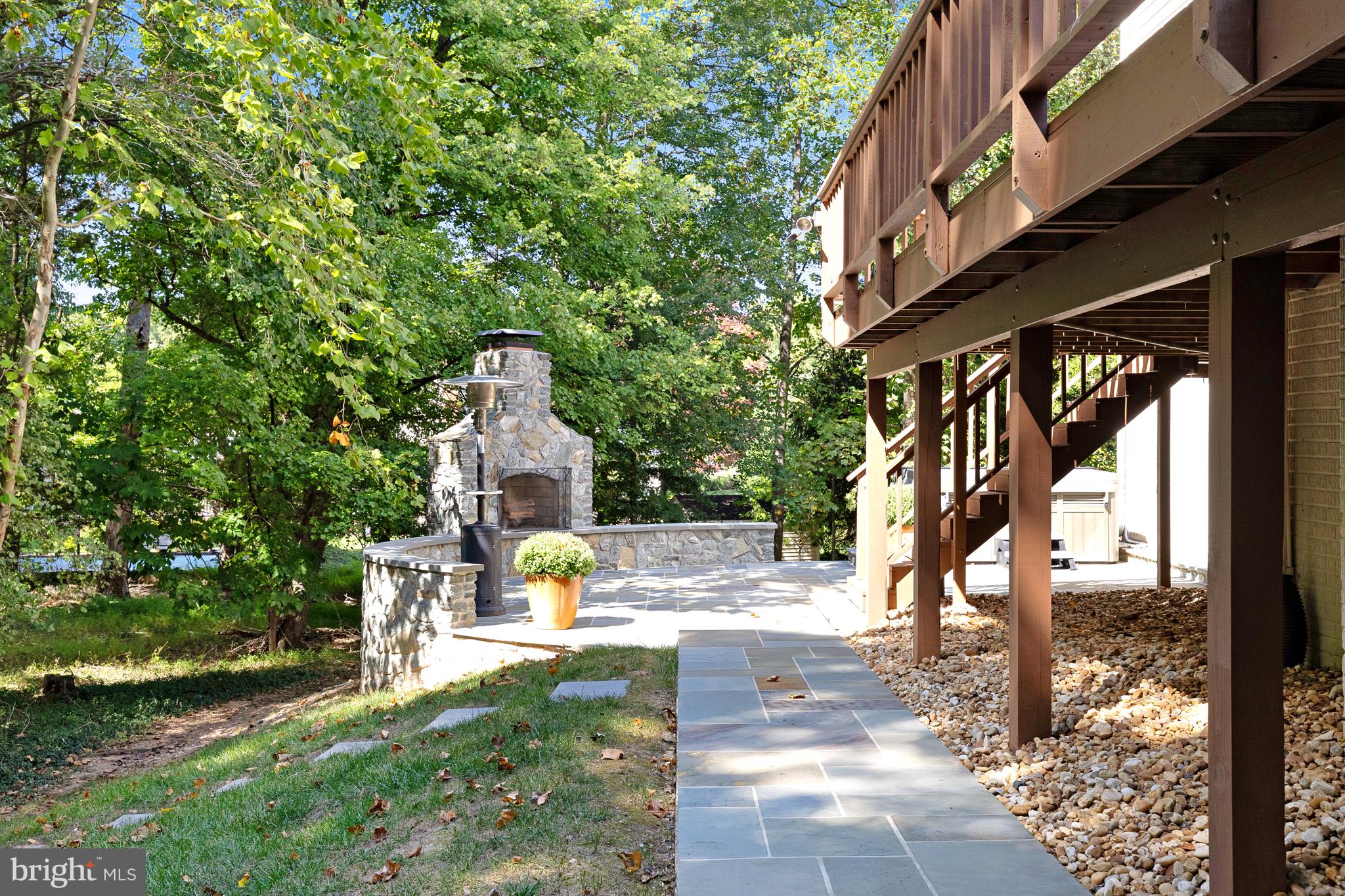 CAMBERLEY WEST - Residential