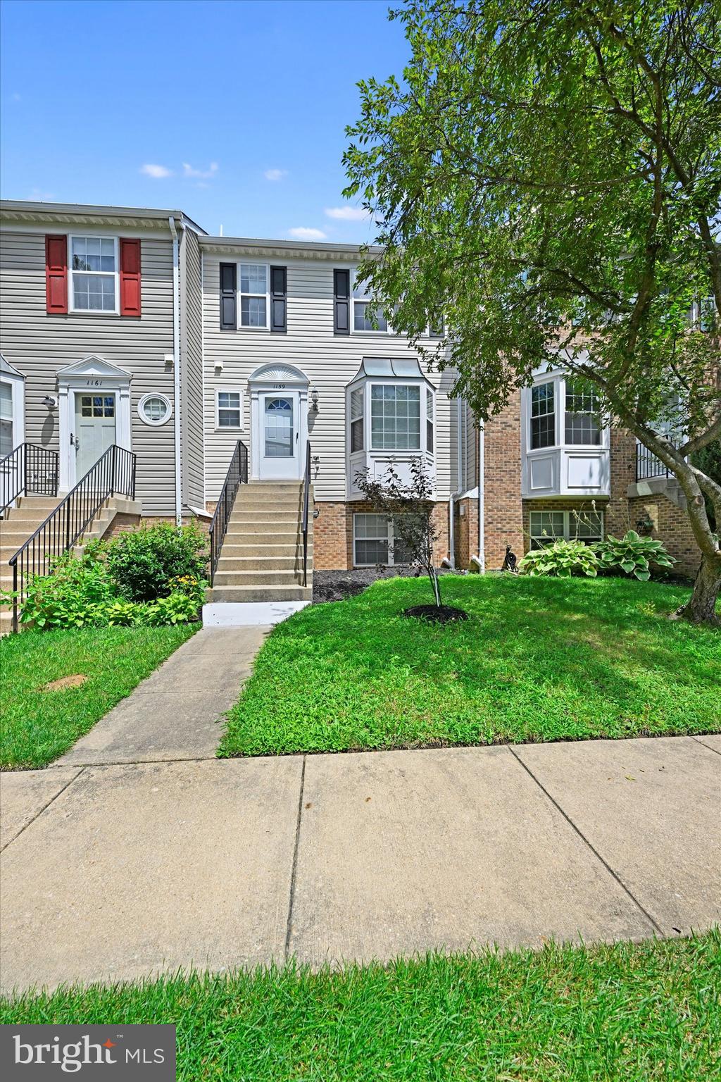STONEHAVEN MEWS IN CROFTON VILLAGE - Residential