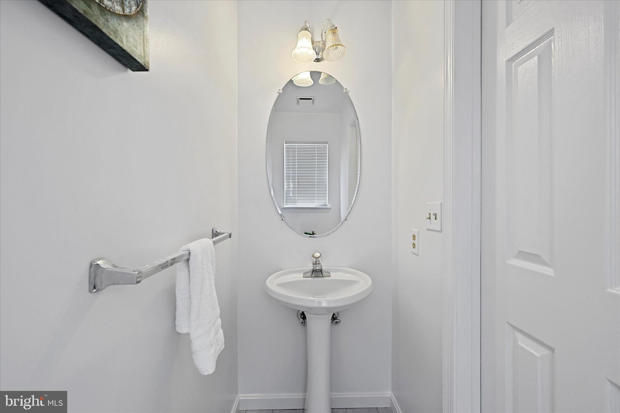 STONEHAVEN MEWS IN CROFTON VILLAGE - Residential