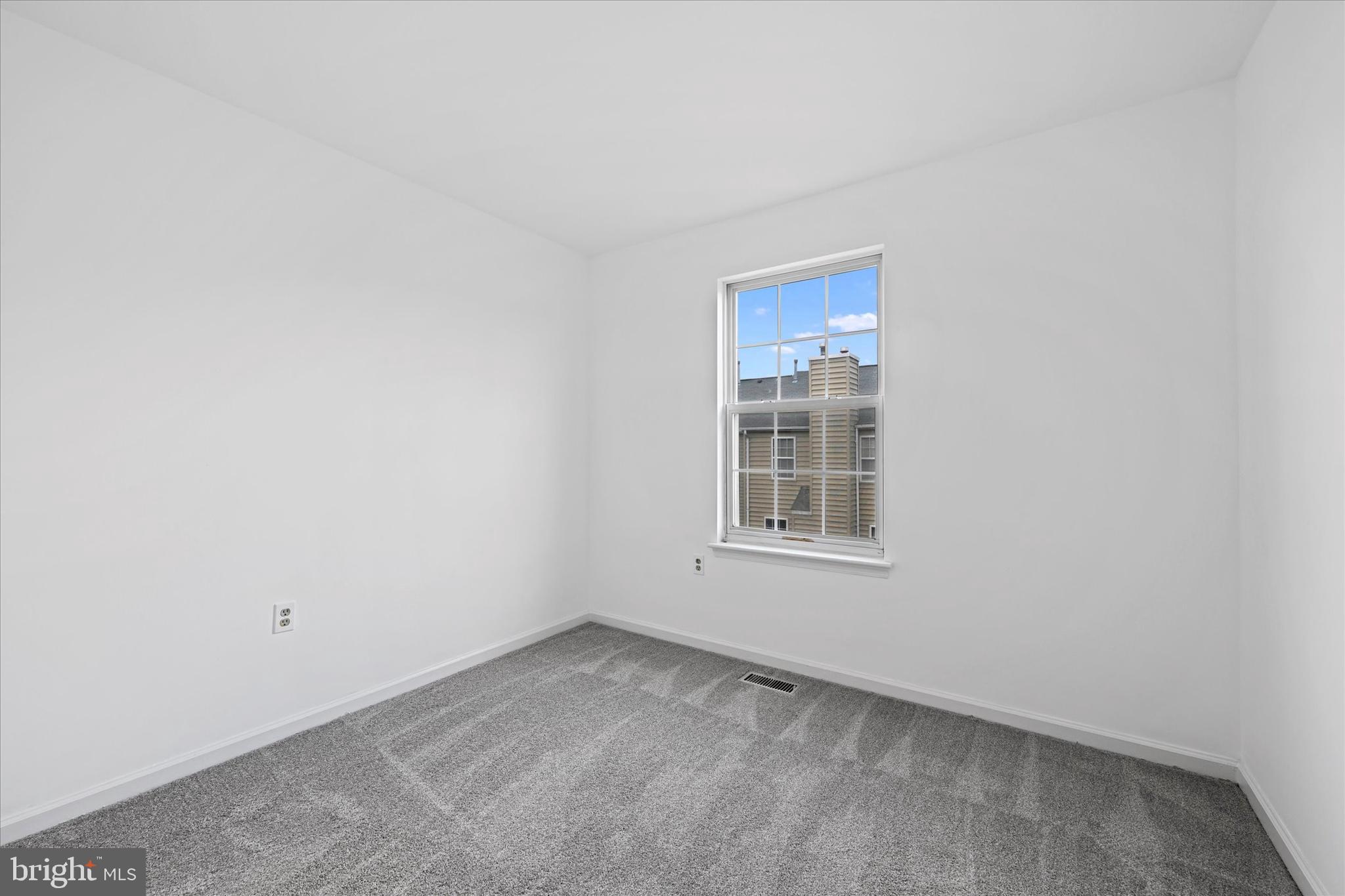 STONEHAVEN MEWS IN CROFTON VILLAGE - Residential