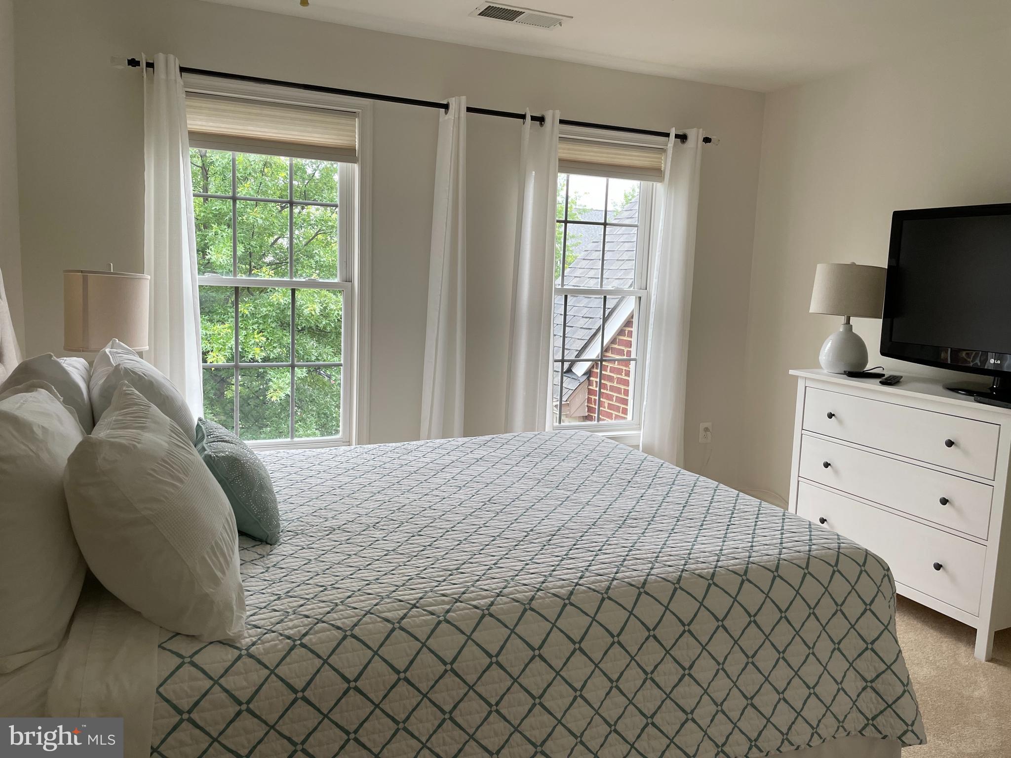 BRAMBLETON LANDBAY - Residential Lease