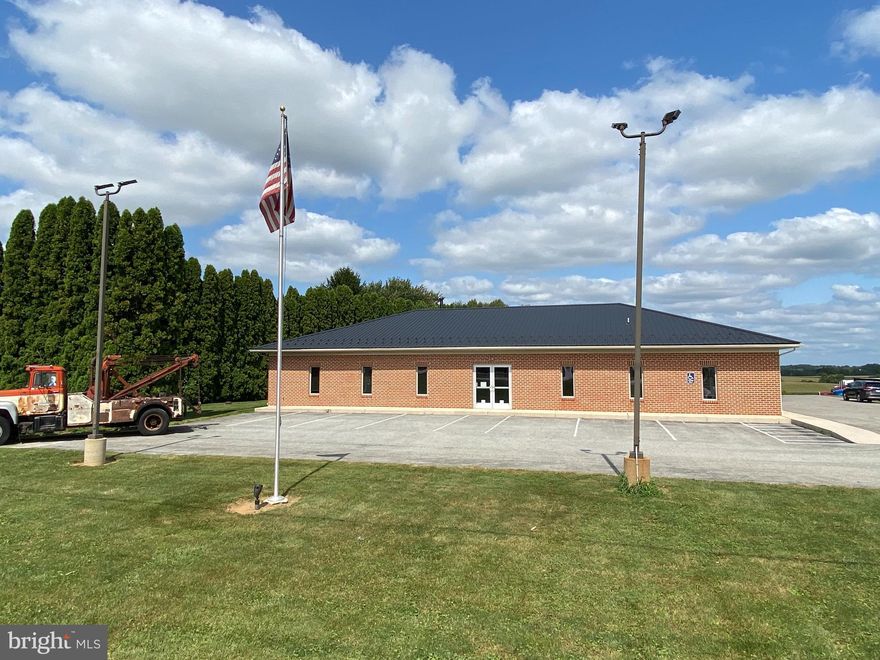 Attractive Commercial Office/Warehouse Building in a prime Highway location along PA-41 just shy of the major intersection at PA-41 and PA-10. This +/- 4,000sf  features approximately 60% warehouse and 40% office with a small kitchenette.Commercially-Zoned - West Fallowfield Township. 7 car parking in front of building and additional car/truck parking in rear for an additional fee. Double Entry Doors in front and 2 employee doors, one on South exterior and one in Rear of the building. Drivetimes: 57 miles to Philadelphia, 25 miles to Lancaster, 28 miles to Wilmington, DE, and 64 miles to Harrisburg. Modified Gross Lease. All Utilities will be paid by the Tenant and modifications of the space are negotiable.