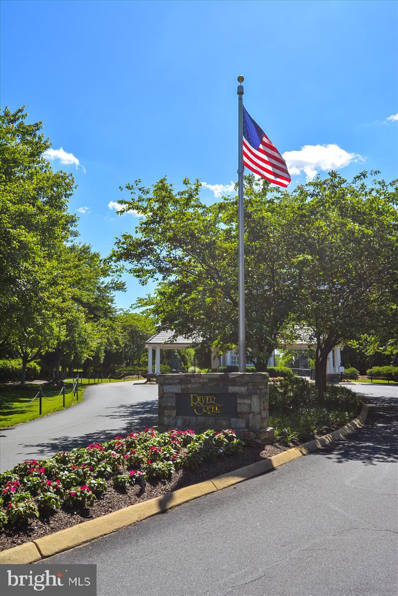 RIVER CREEK - Residential