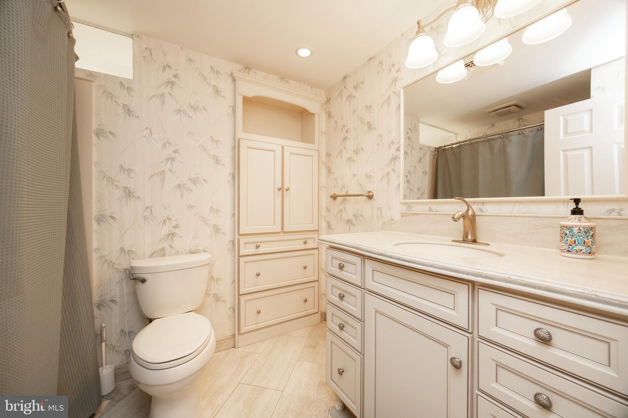 ASHBRIDGE FARMS - Residential