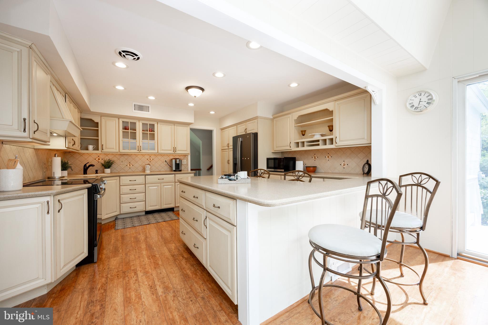 ASHBRIDGE FARMS - Residential