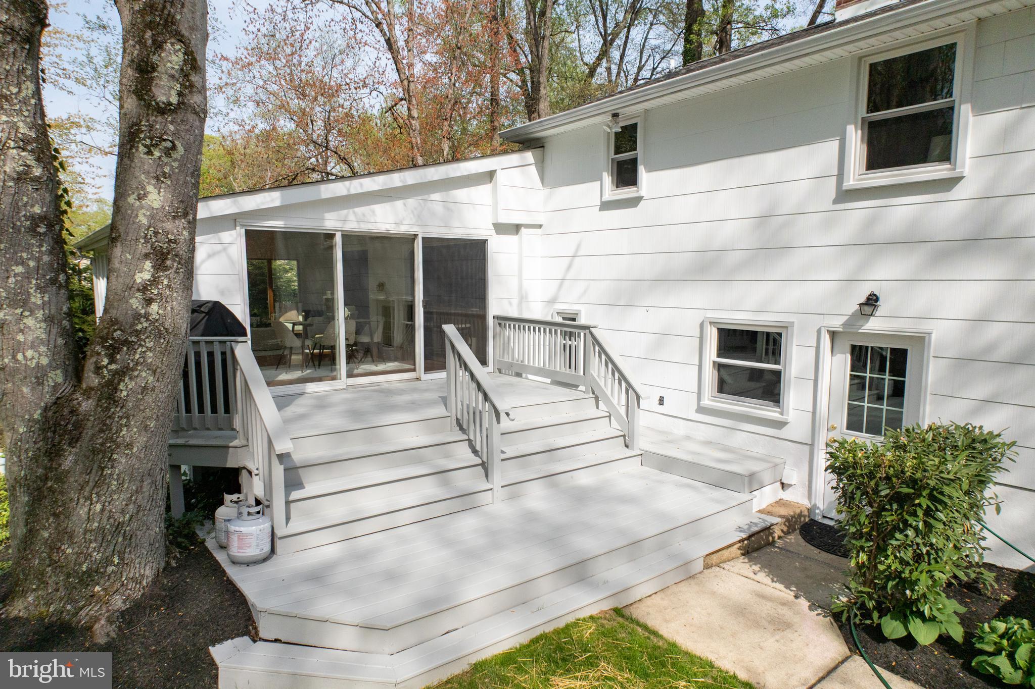 ASHBRIDGE FARMS - Residential