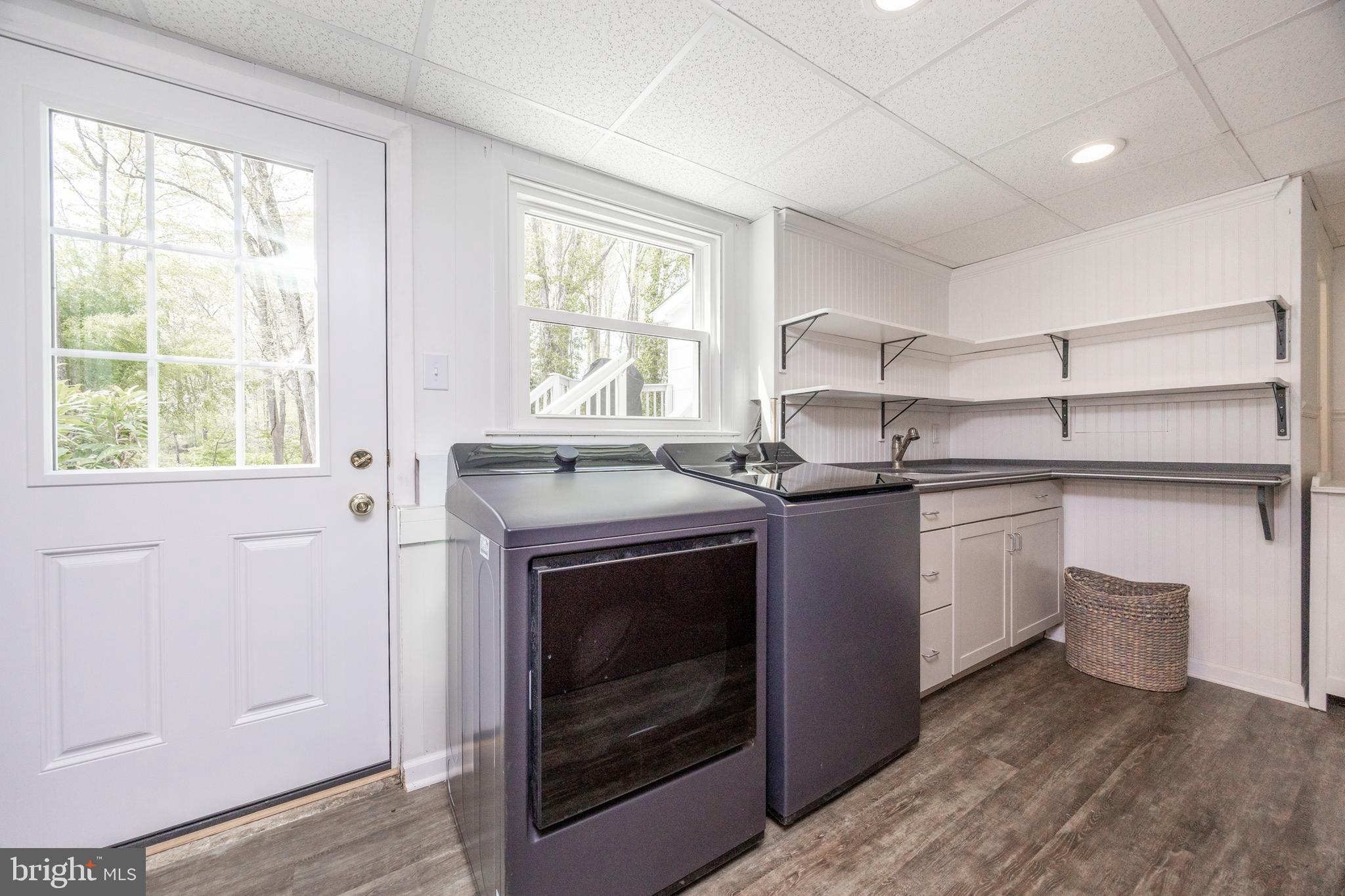 ASHBRIDGE FARMS - Residential