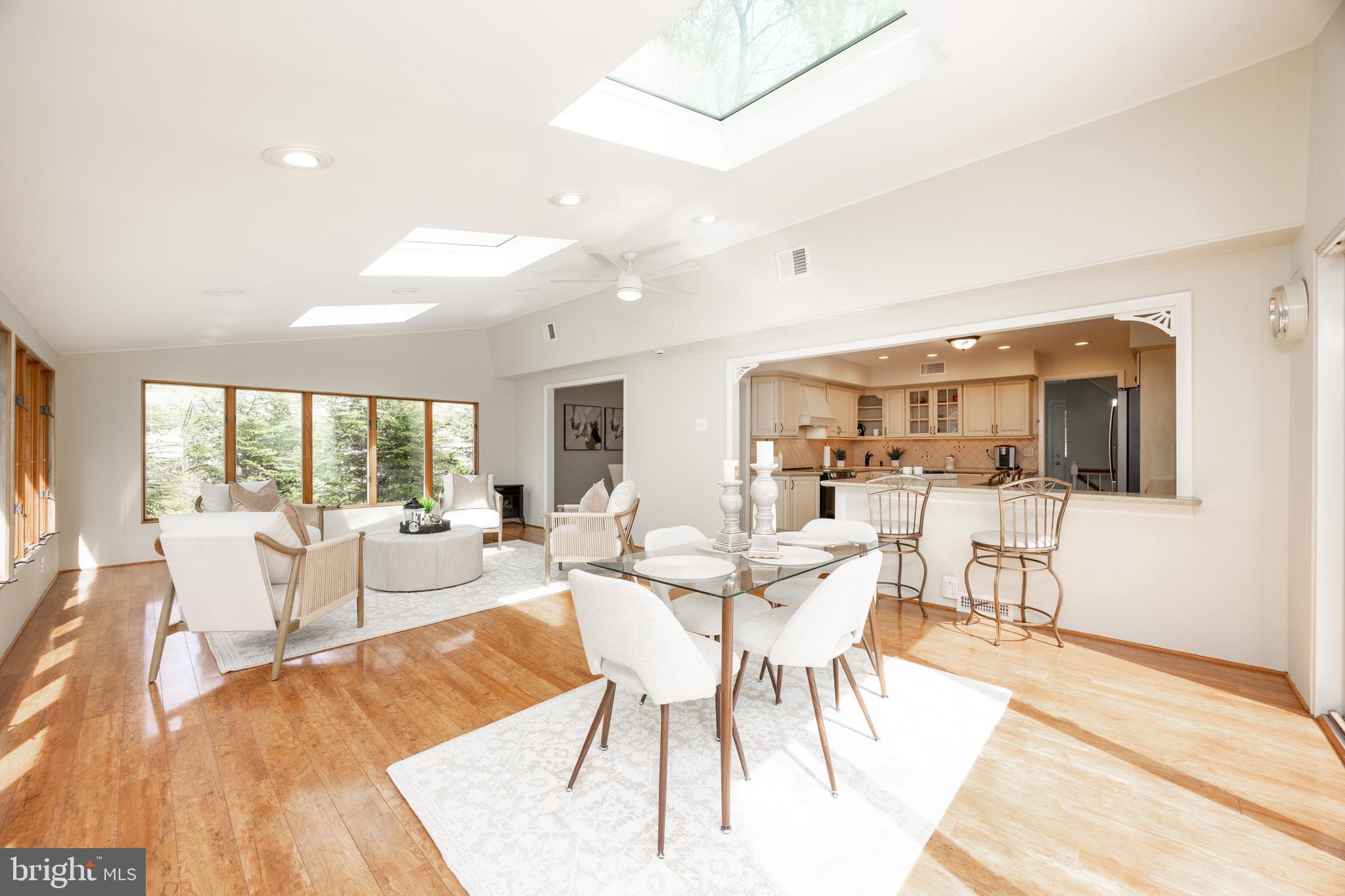 ASHBRIDGE FARMS - Residential