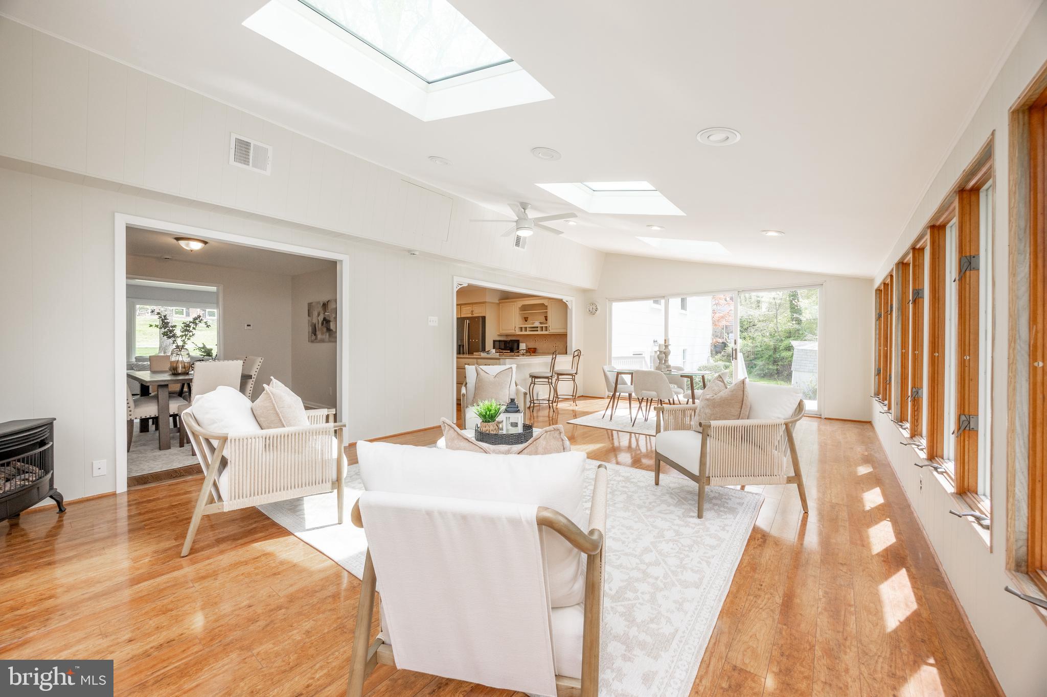 ASHBRIDGE FARMS - Residential