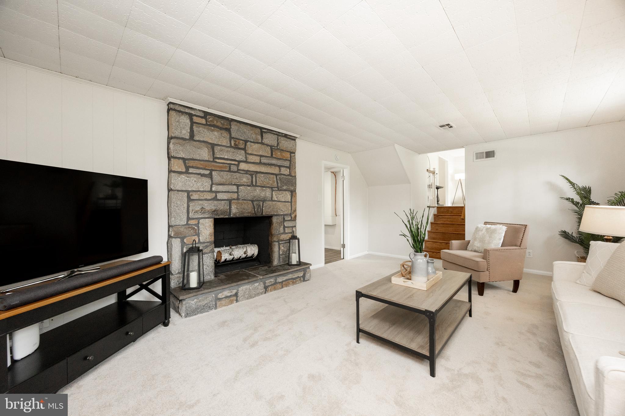 ASHBRIDGE FARMS - Residential