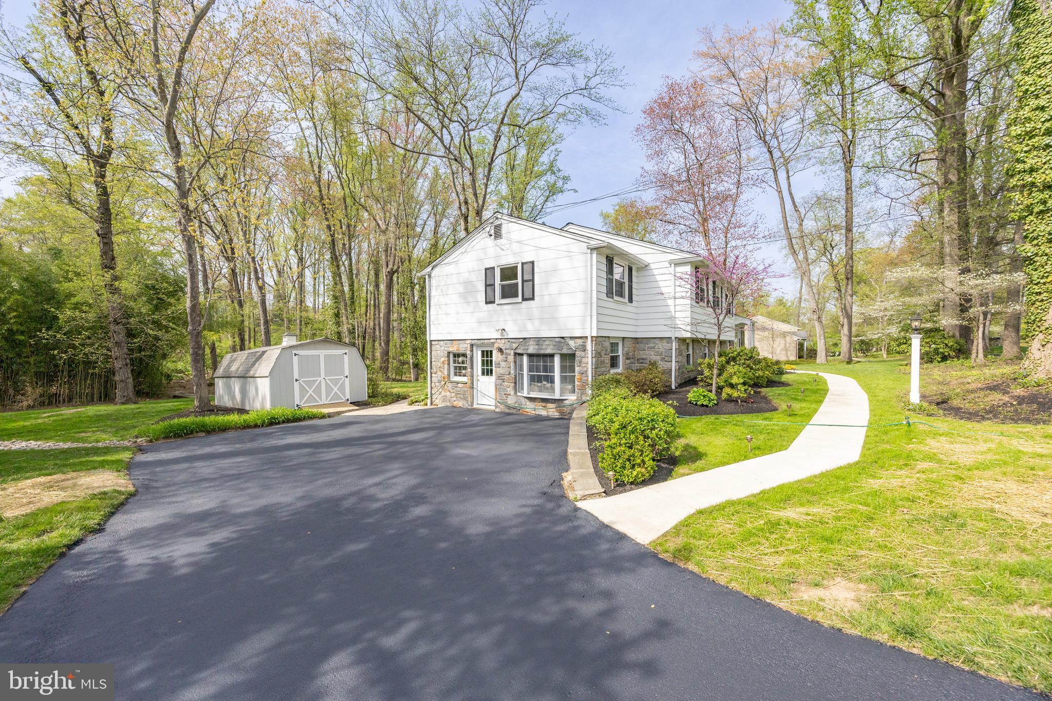 ASHBRIDGE FARMS - Residential