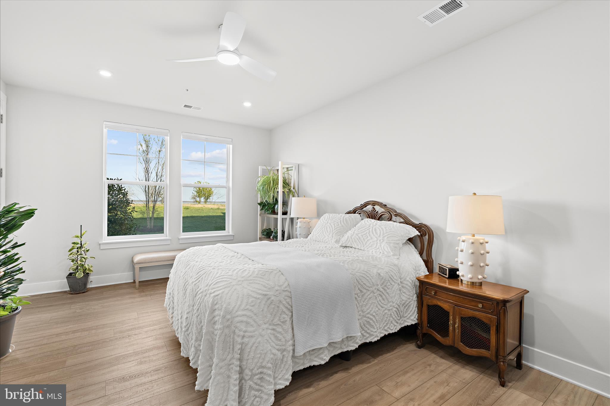 FOUR SEASONS AT KENT ISLAND - Residential