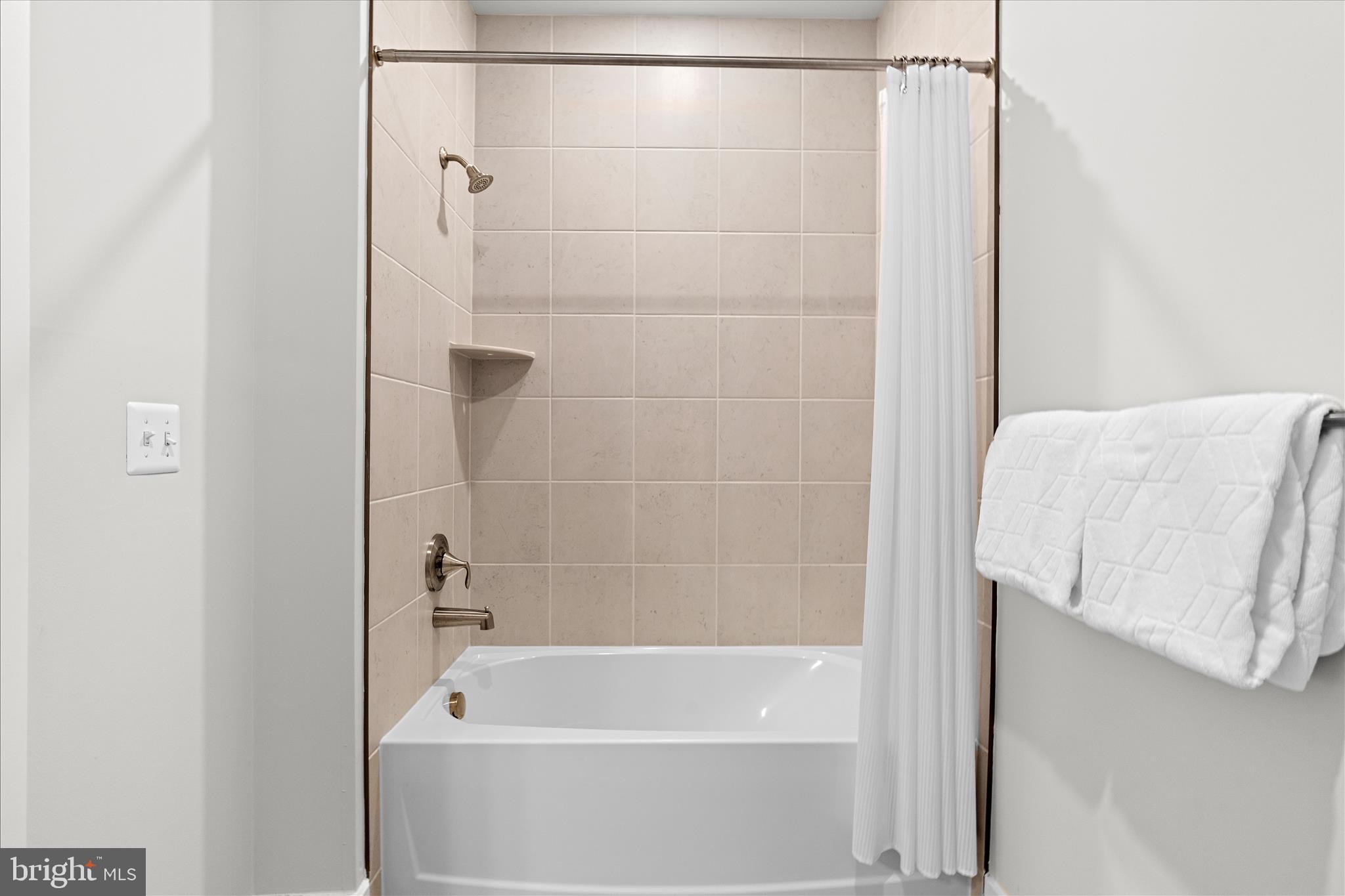 FOUR SEASONS AT KENT ISLAND - Residential