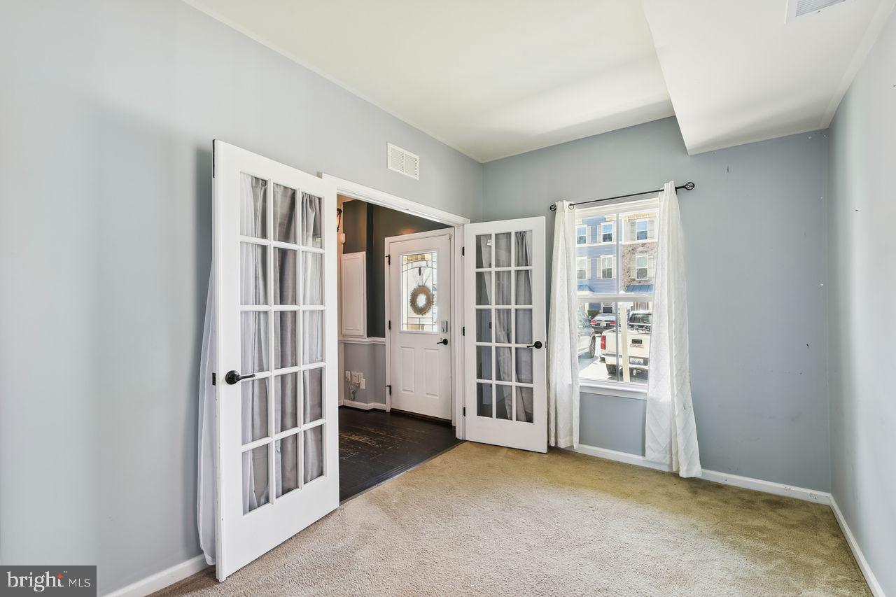 CREEKSIDE VILLAGE AT TANYARD SPRINGS - Residential Lease