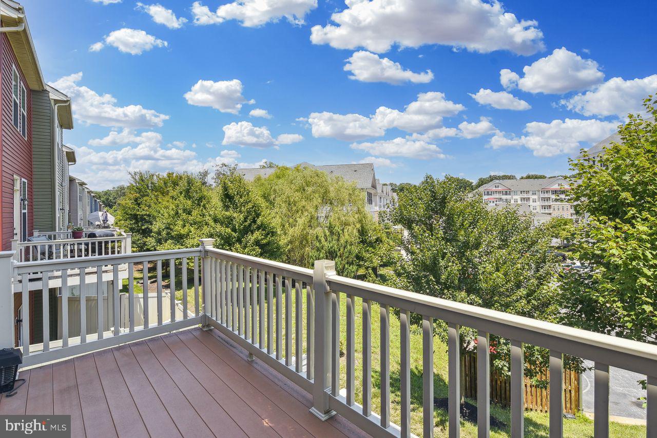 CREEKSIDE VILLAGE AT TANYARD SPRINGS - Residential Lease