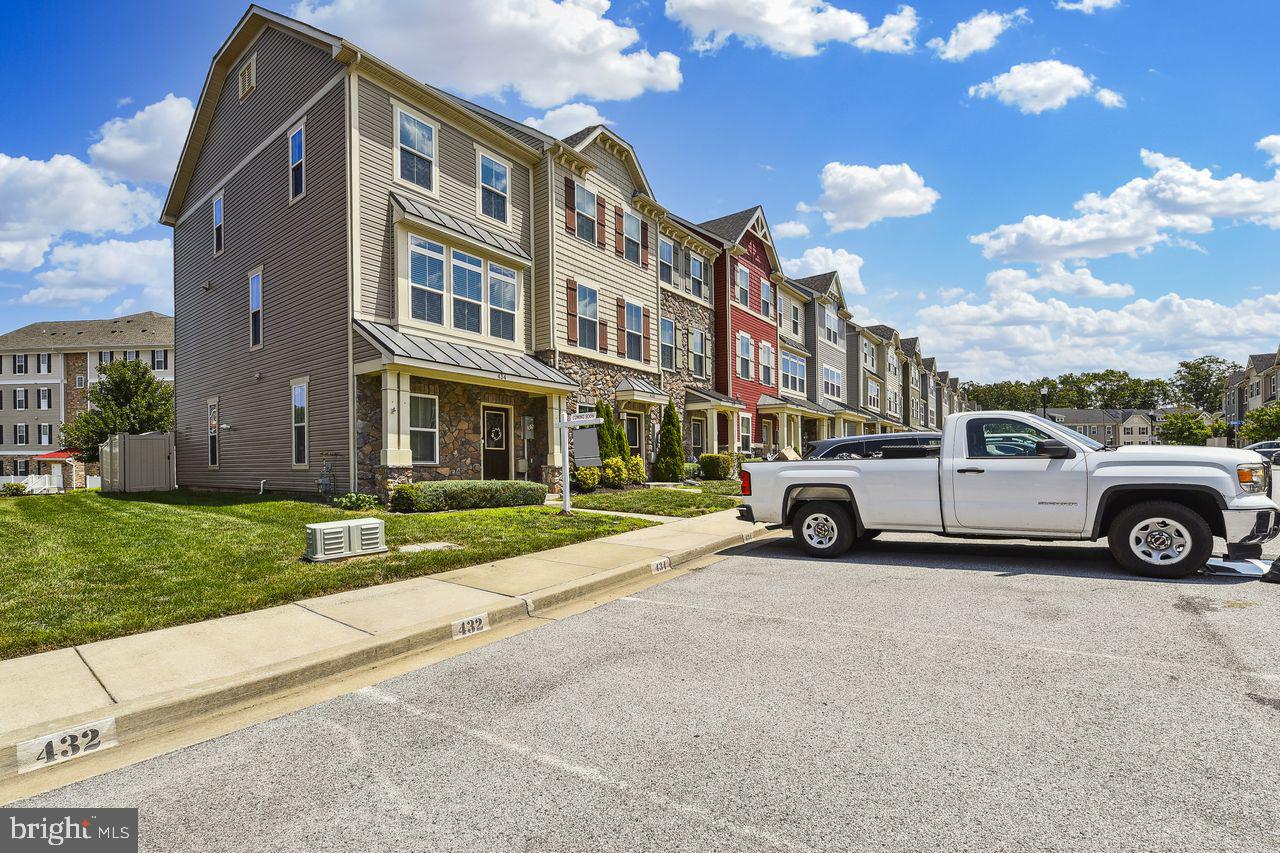 CREEKSIDE VILLAGE AT TANYARD SPRINGS - Residential Lease