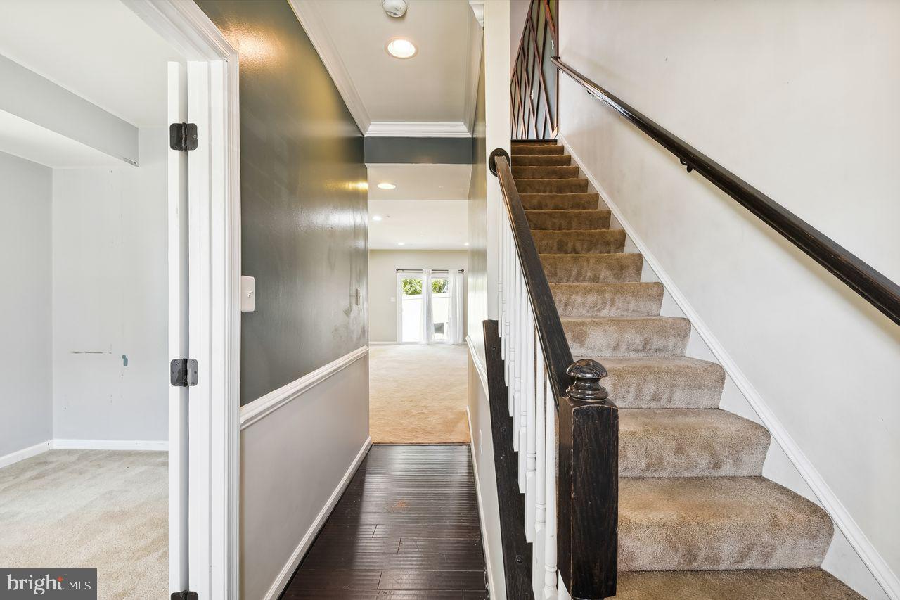 CREEKSIDE VILLAGE AT TANYARD SPRINGS - Residential Lease