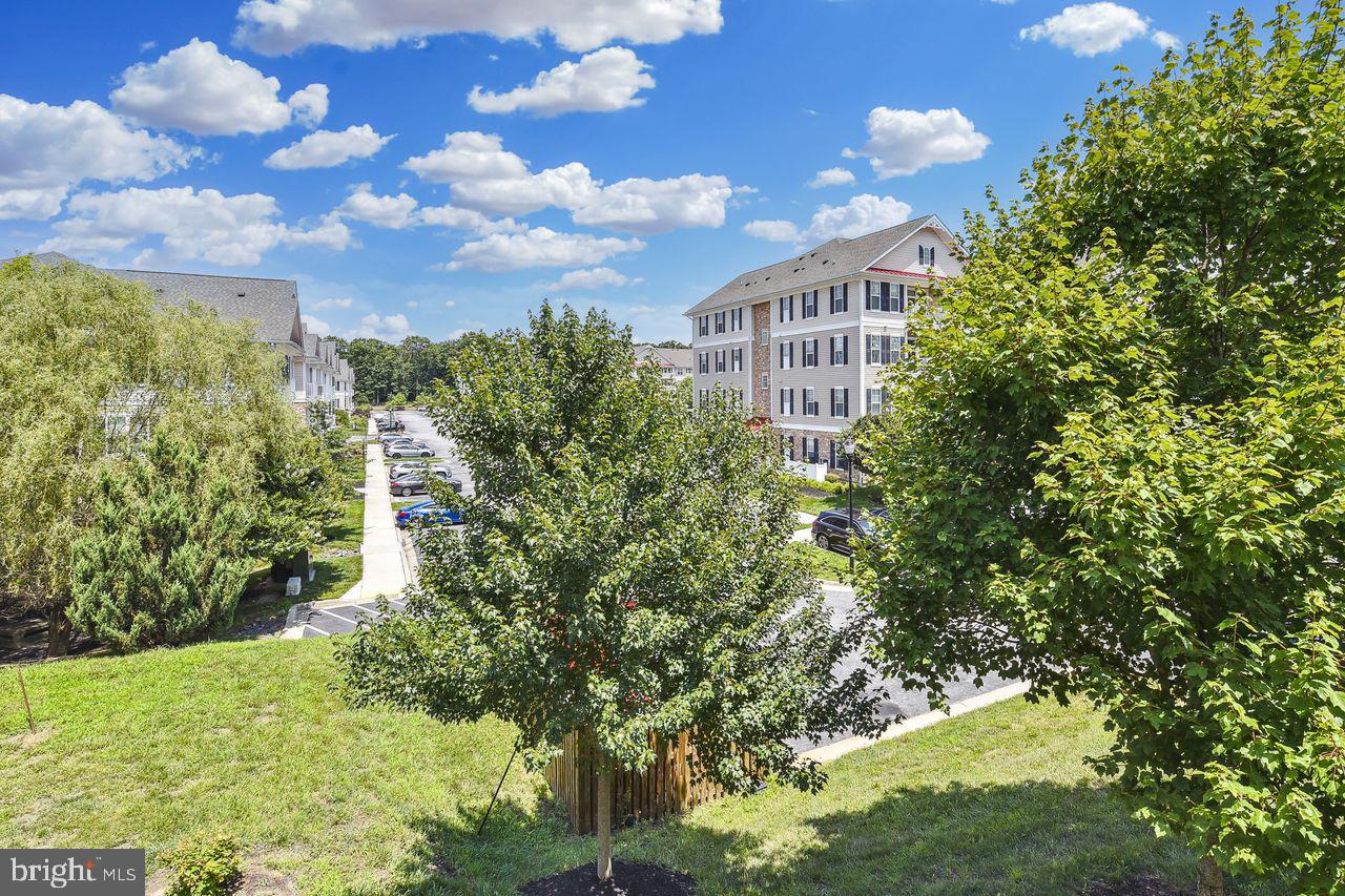 CREEKSIDE VILLAGE AT TANYARD SPRINGS - Residential Lease