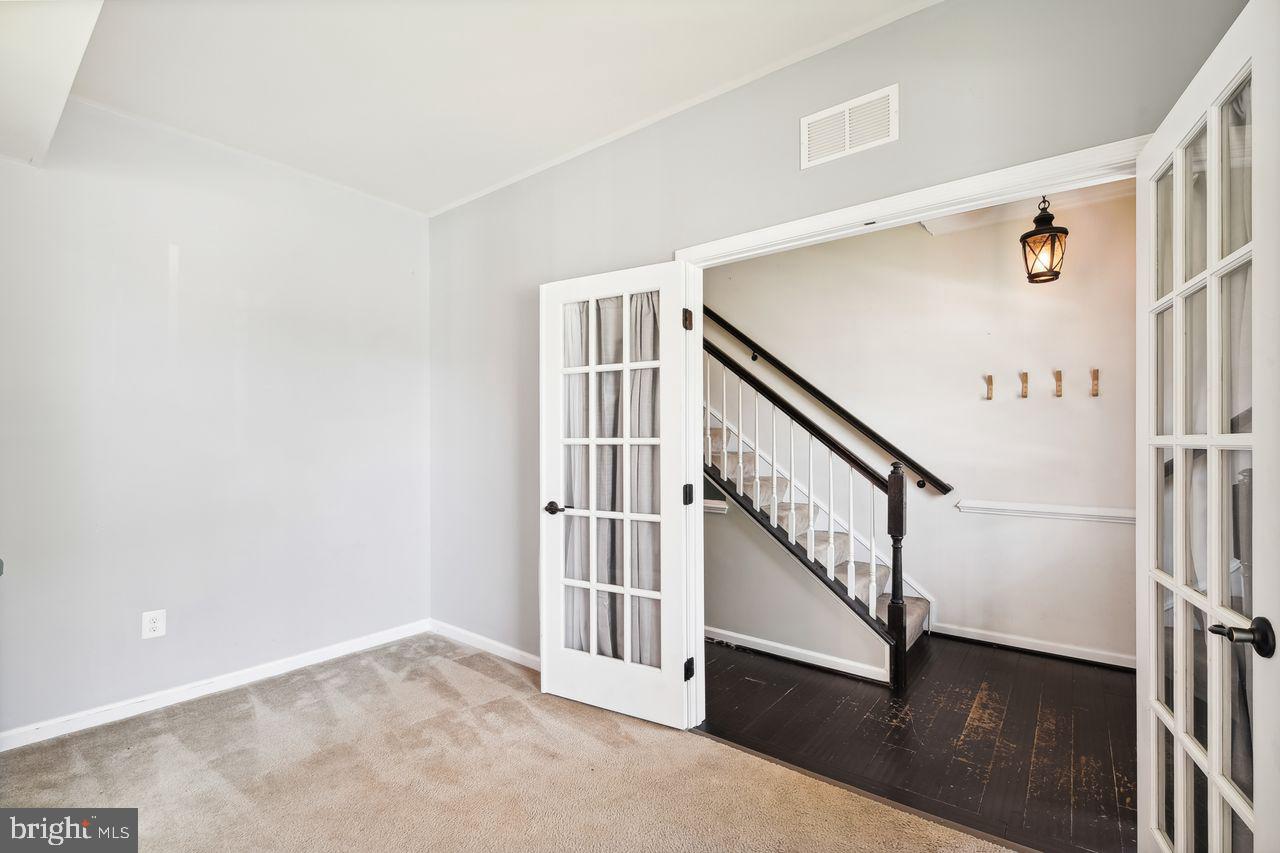 CREEKSIDE VILLAGE AT TANYARD SPRINGS - Residential Lease