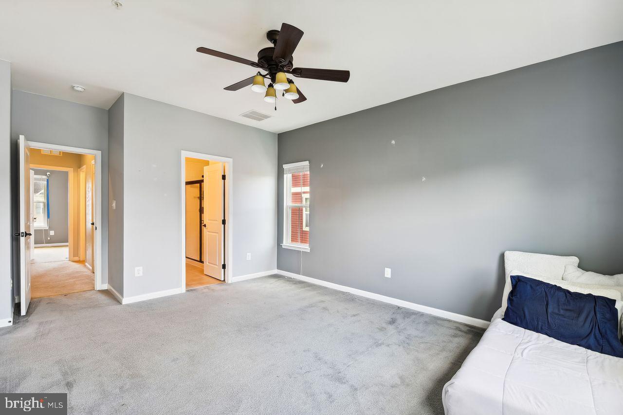 CREEKSIDE VILLAGE AT TANYARD SPRINGS - Residential Lease