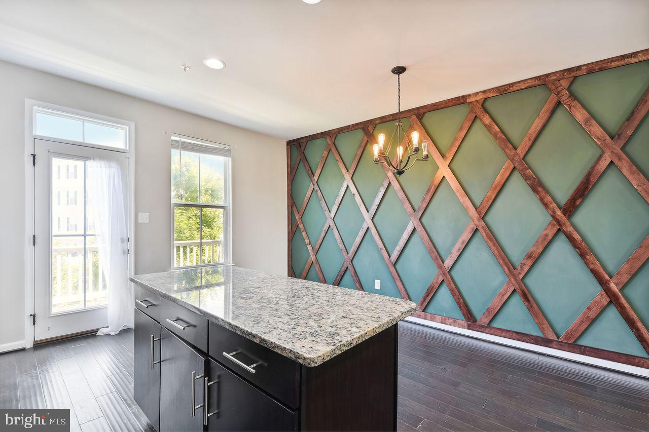 CREEKSIDE VILLAGE AT TANYARD SPRINGS - Residential Lease