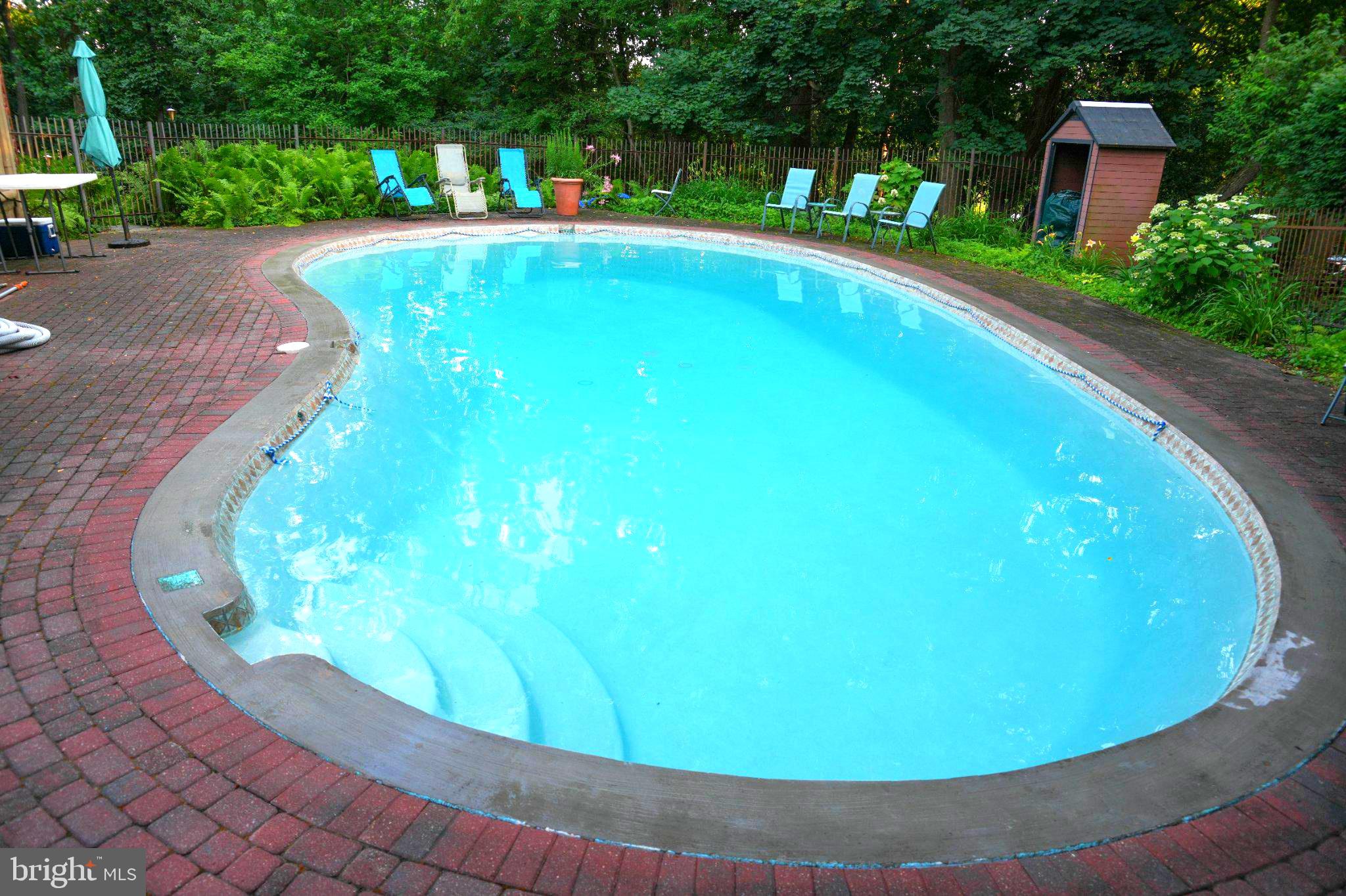 424 W WAVERLY ROAD