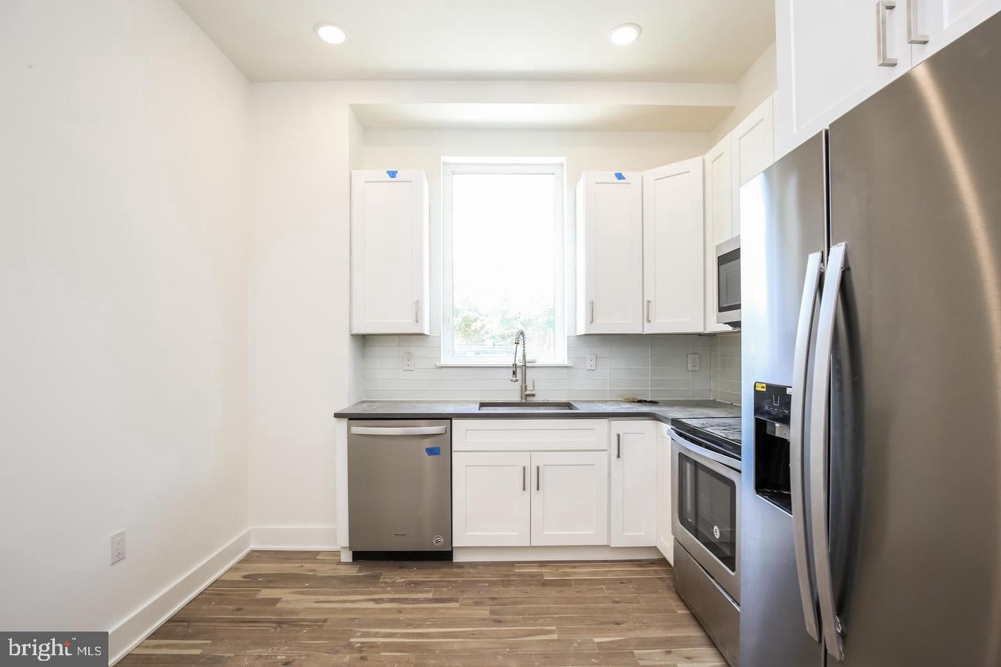 1433 BROWN STREET 3