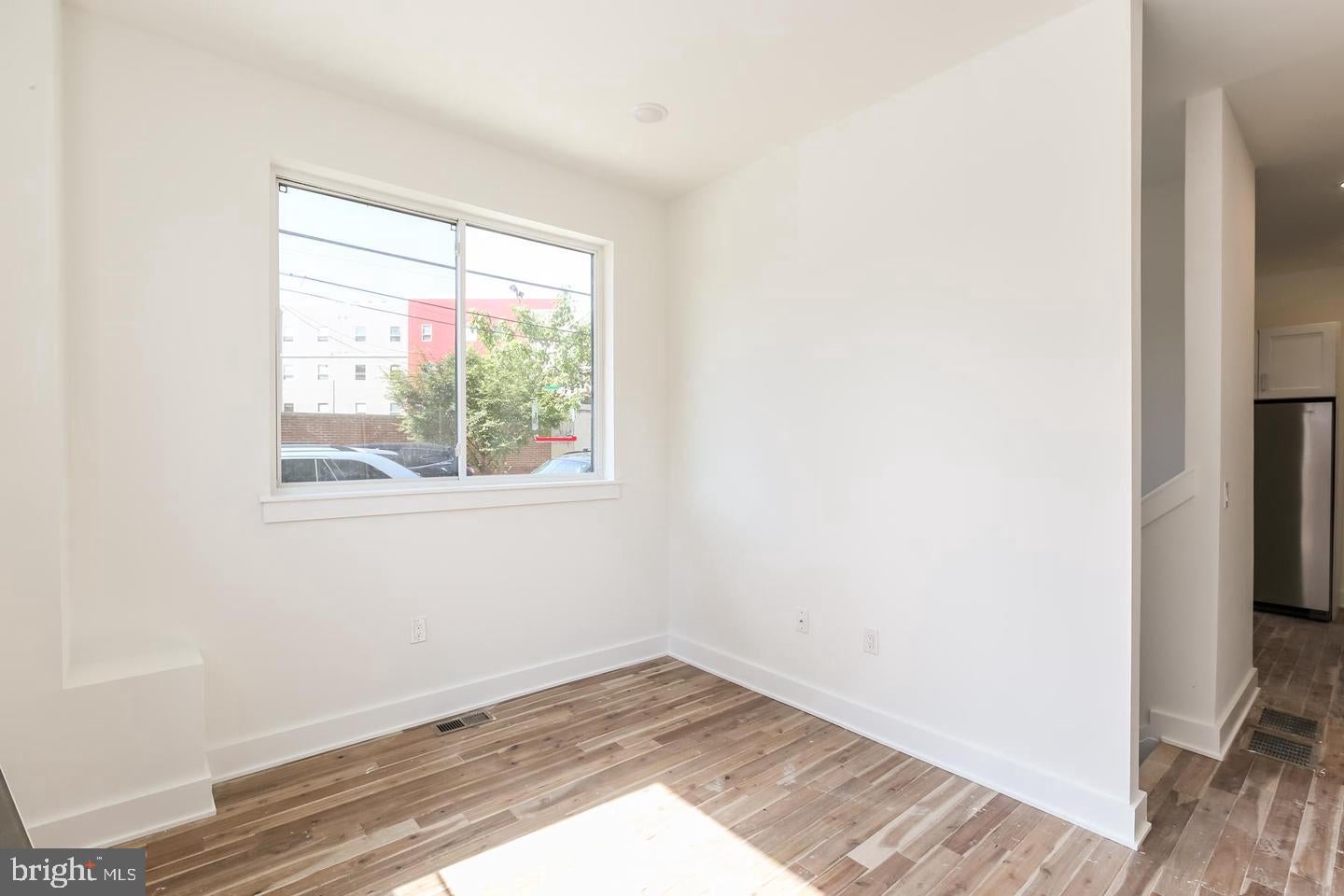 1433 BROWN STREET 3