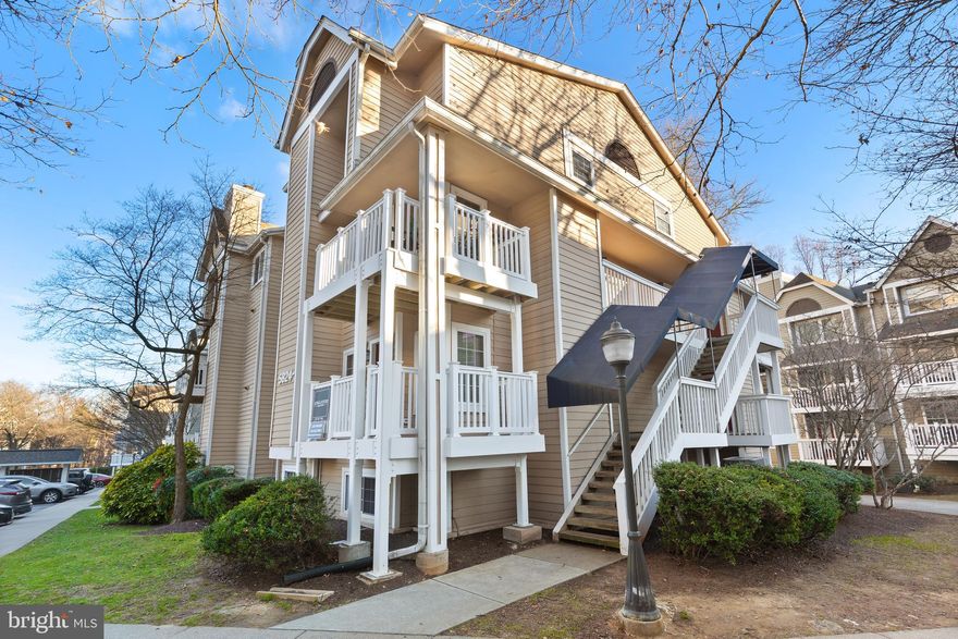 Renovated 3-Bed (most use it as a 2 bed + den as 3rd room is smaller) , 3-Bath Condo Townhome at The Gables on Tuckerman – North Bethesda

Experience luxury living in this beautifully renovated two-level condo townhome at The Gables on Tuckerman. This spacious unit features a brand-new designer kitchen with high-end finishes, sleek cabinetry, and modern appliances—perfect for both everyday living and entertaining.

Enjoy the comfort of open-concept living with abundant natural light, stylish updates throughout, and private bedroom suites that provide space and flexibility.

Located in one of North Bethesda’s most sought-after communities, residents enjoy resort-style amenities, including multiple pools, tennis courts, pickleball, fitness center, clubhouse, and scenic walking paths. Conveniently close to shopping, dining, Whole Foods, and the Grosvenor Metro, this home blends modern luxury with unbeatable lifestyle and location.

3 month minimum (furnished rental option) up to 12 month rental possibly longer.