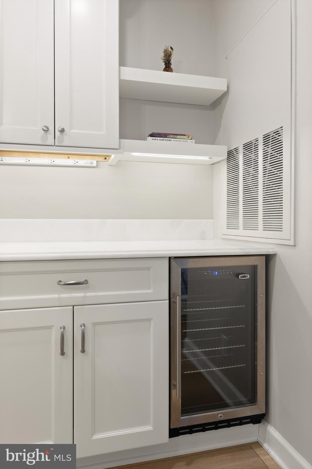 THE GABLES ON TUCKERMAN - Residential Lease