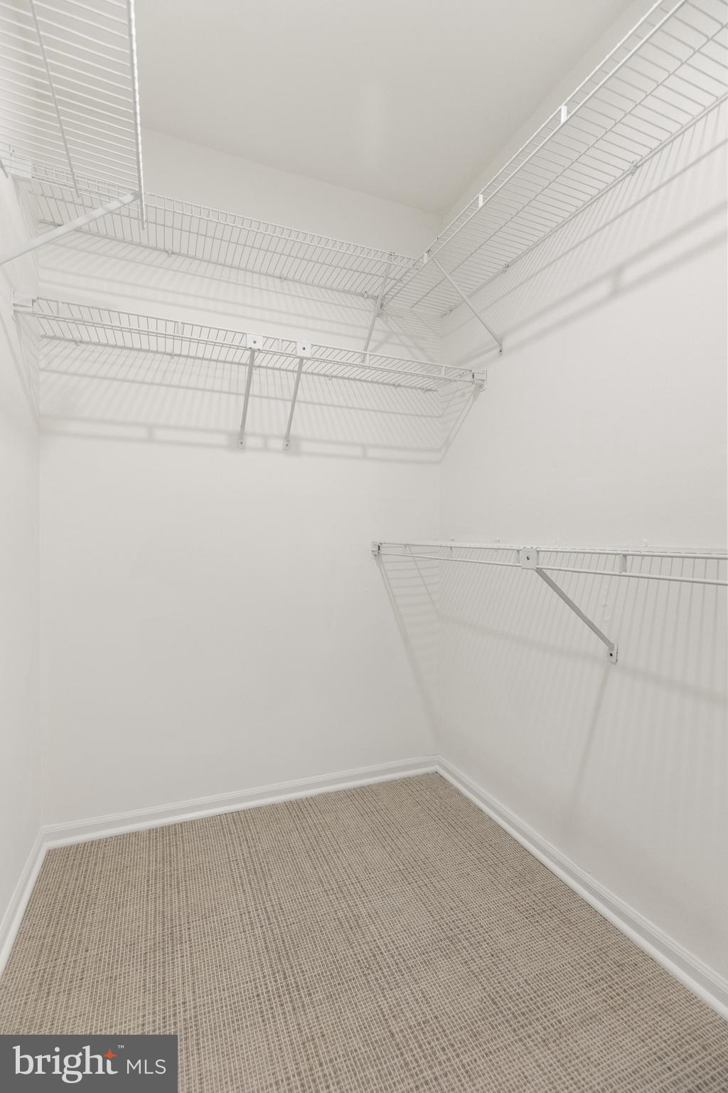 THE GABLES ON TUCKERMAN - Residential Lease