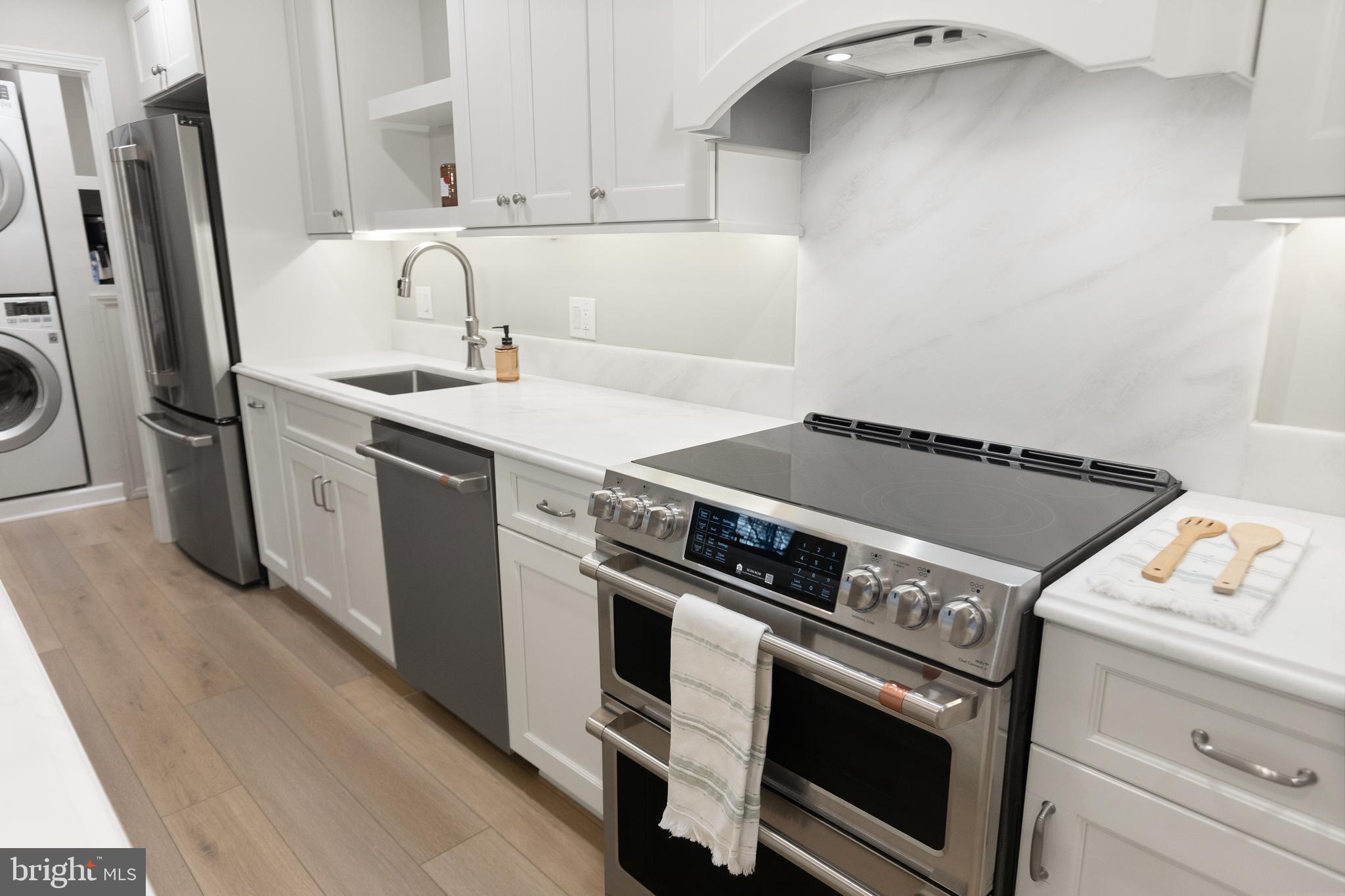 THE GABLES ON TUCKERMAN - Residential Lease