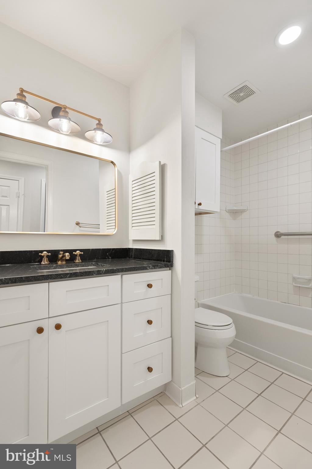 THE GABLES ON TUCKERMAN - Residential Lease