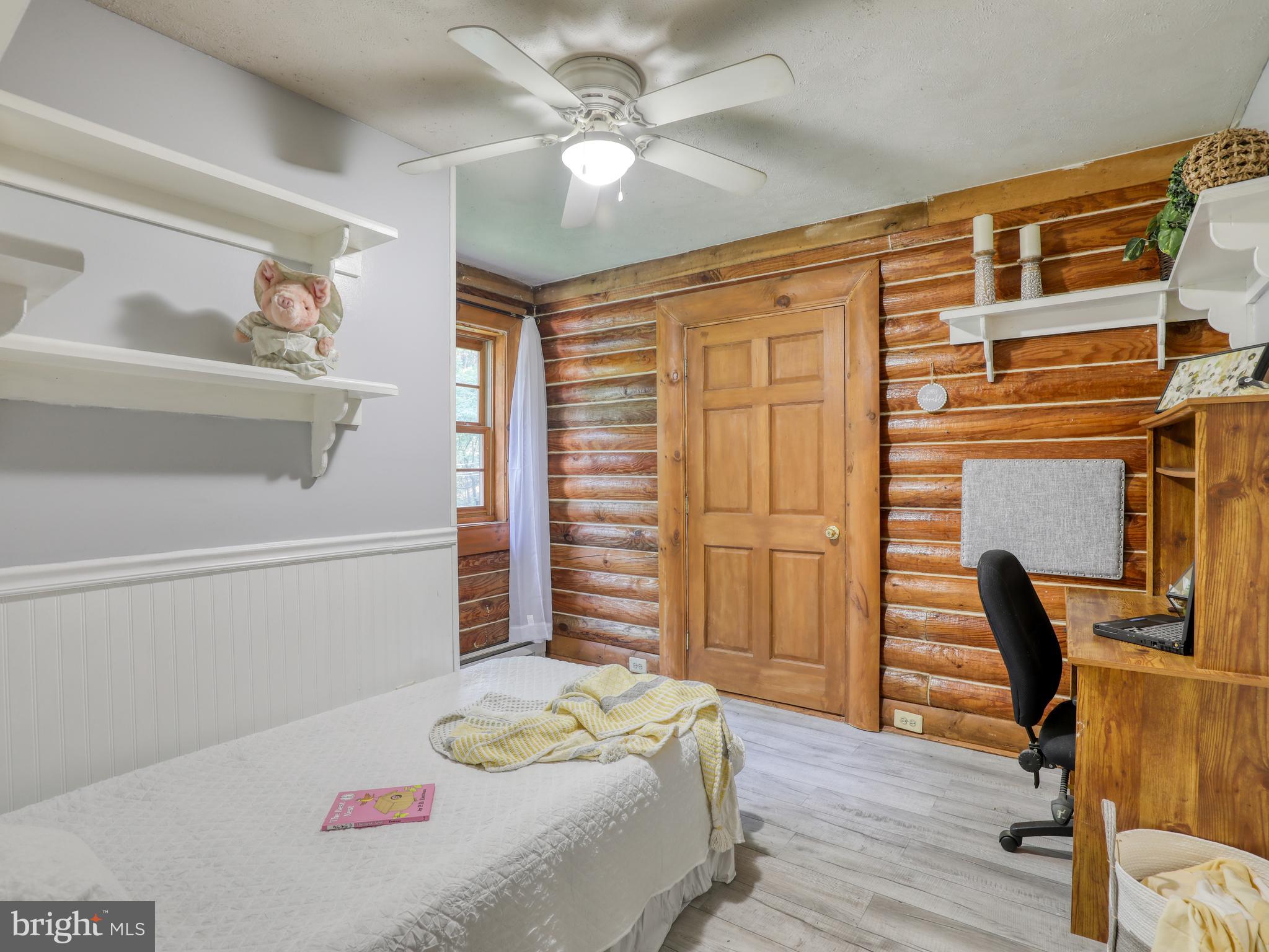 OWL HOLLOW CABINS - Residential