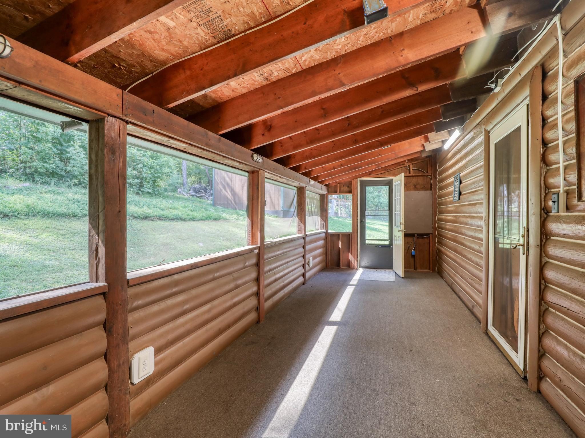 OWL HOLLOW CABINS - Residential