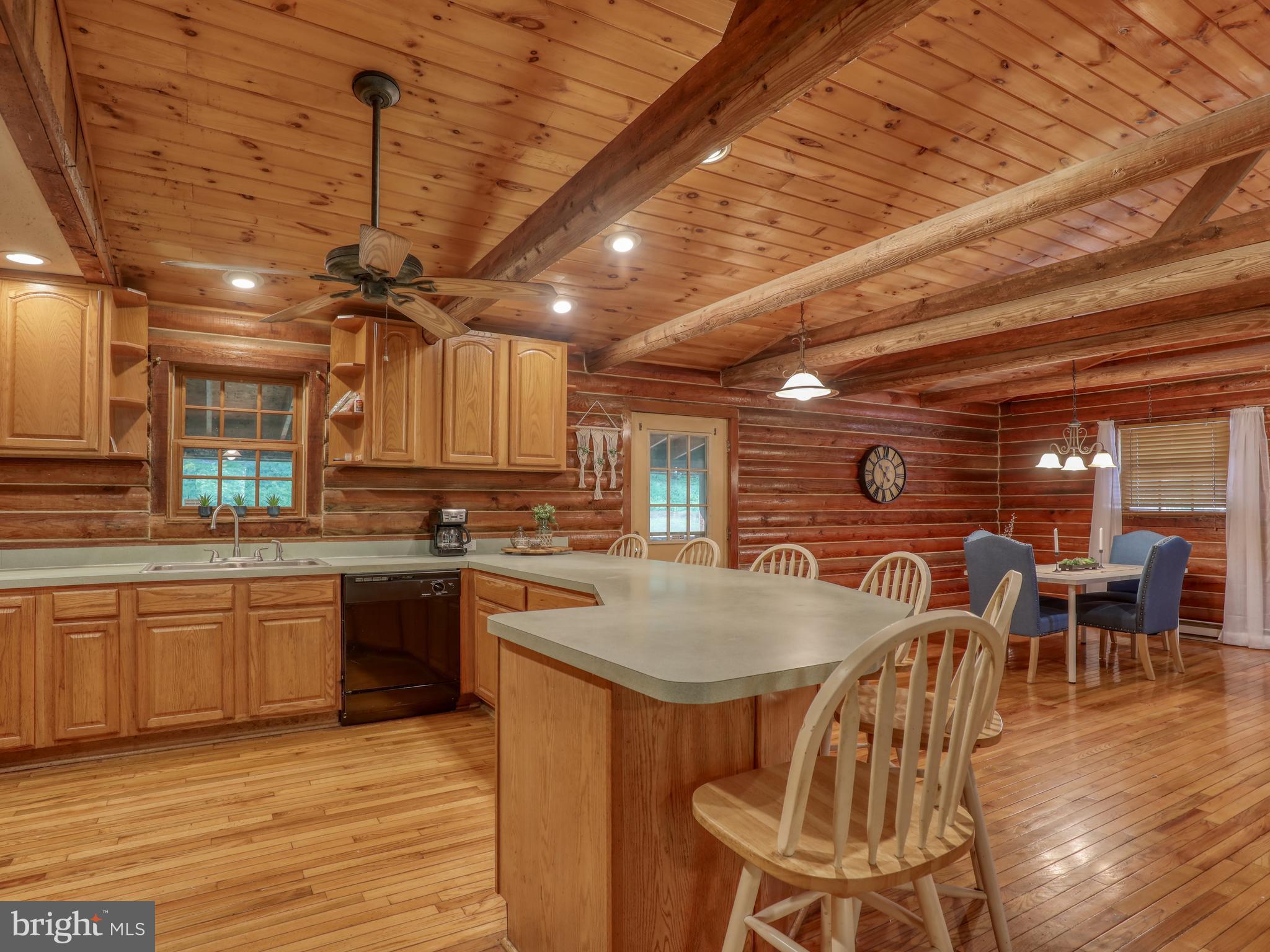 OWL HOLLOW CABINS - Residential