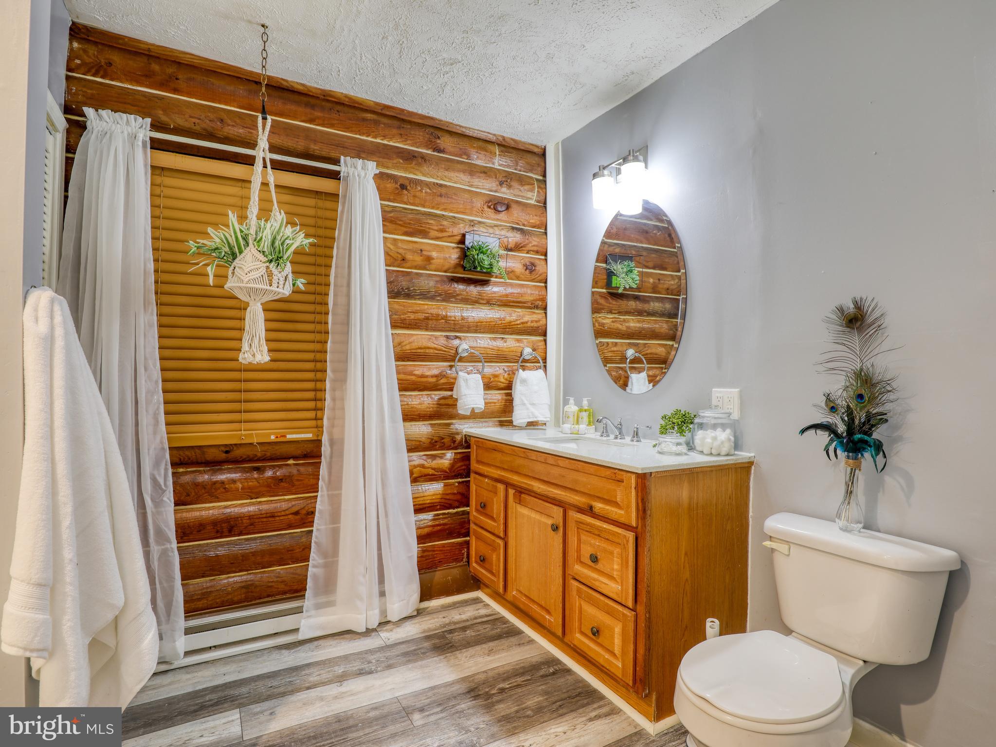 OWL HOLLOW CABINS - Residential