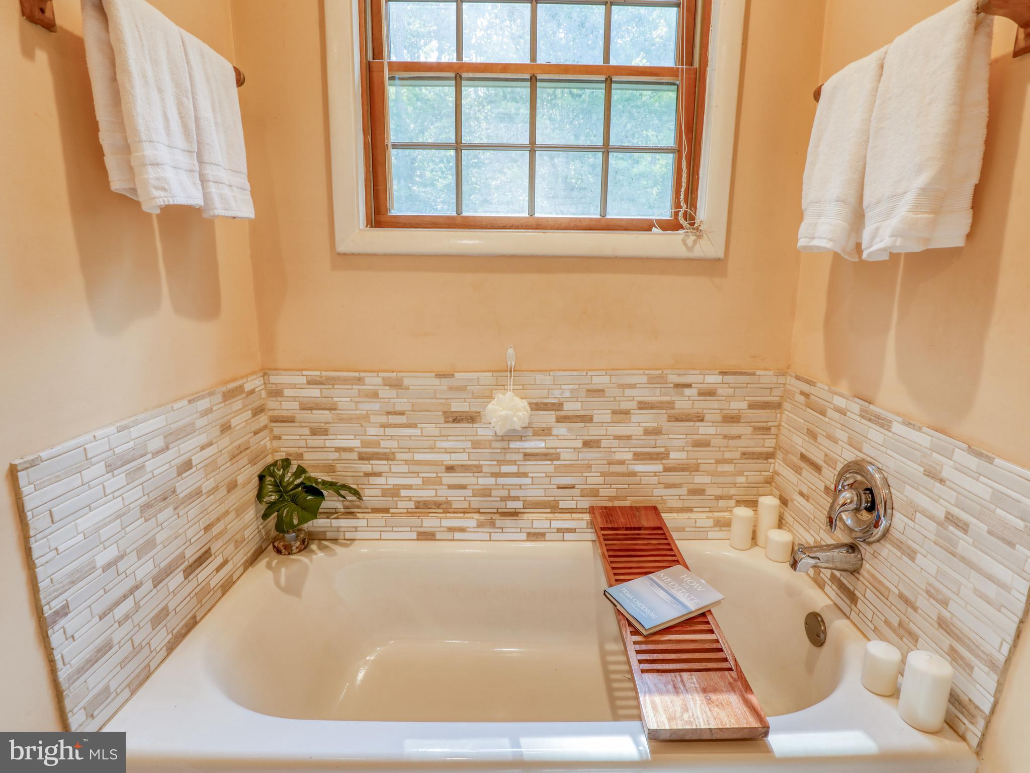 OWL HOLLOW CABINS - Residential