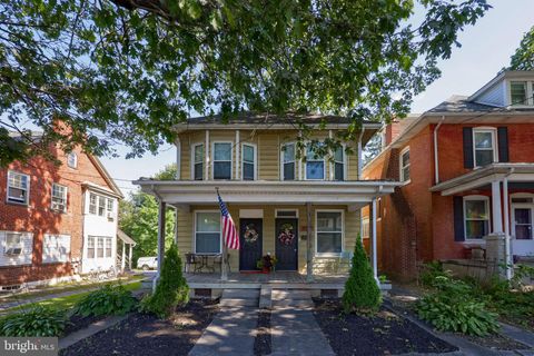 Photo of 327 W Main Street, EPHRATA, PA 17522 (MLS # PALA2075198)