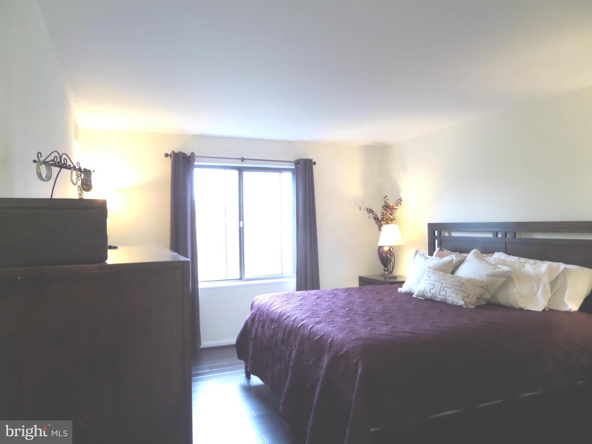 WESTLAKE PARK - Residential Lease