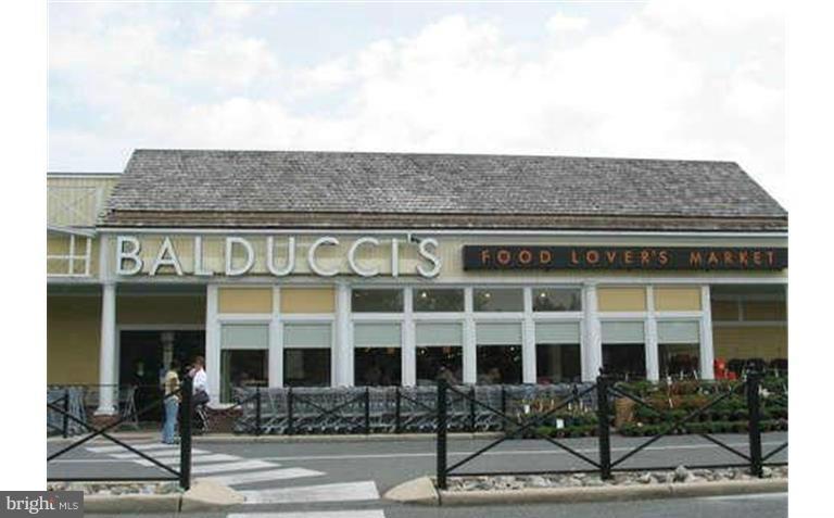 WESTLAKE PARK - Residential Lease