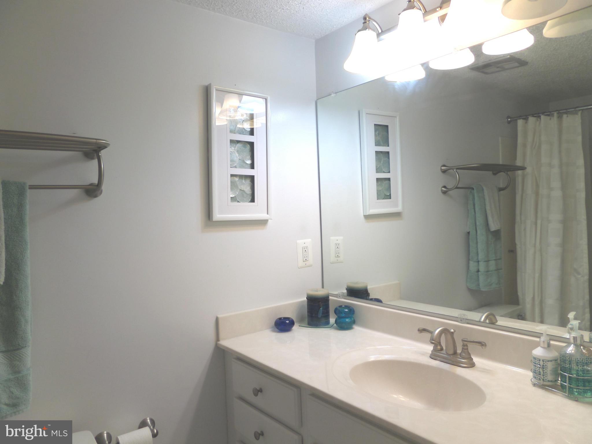 WESTLAKE PARK - Residential Lease