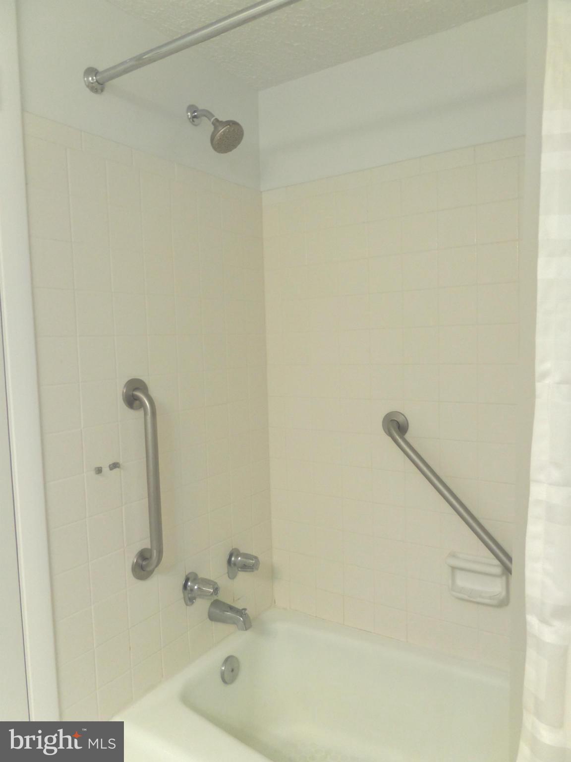 WESTLAKE PARK - Residential Lease