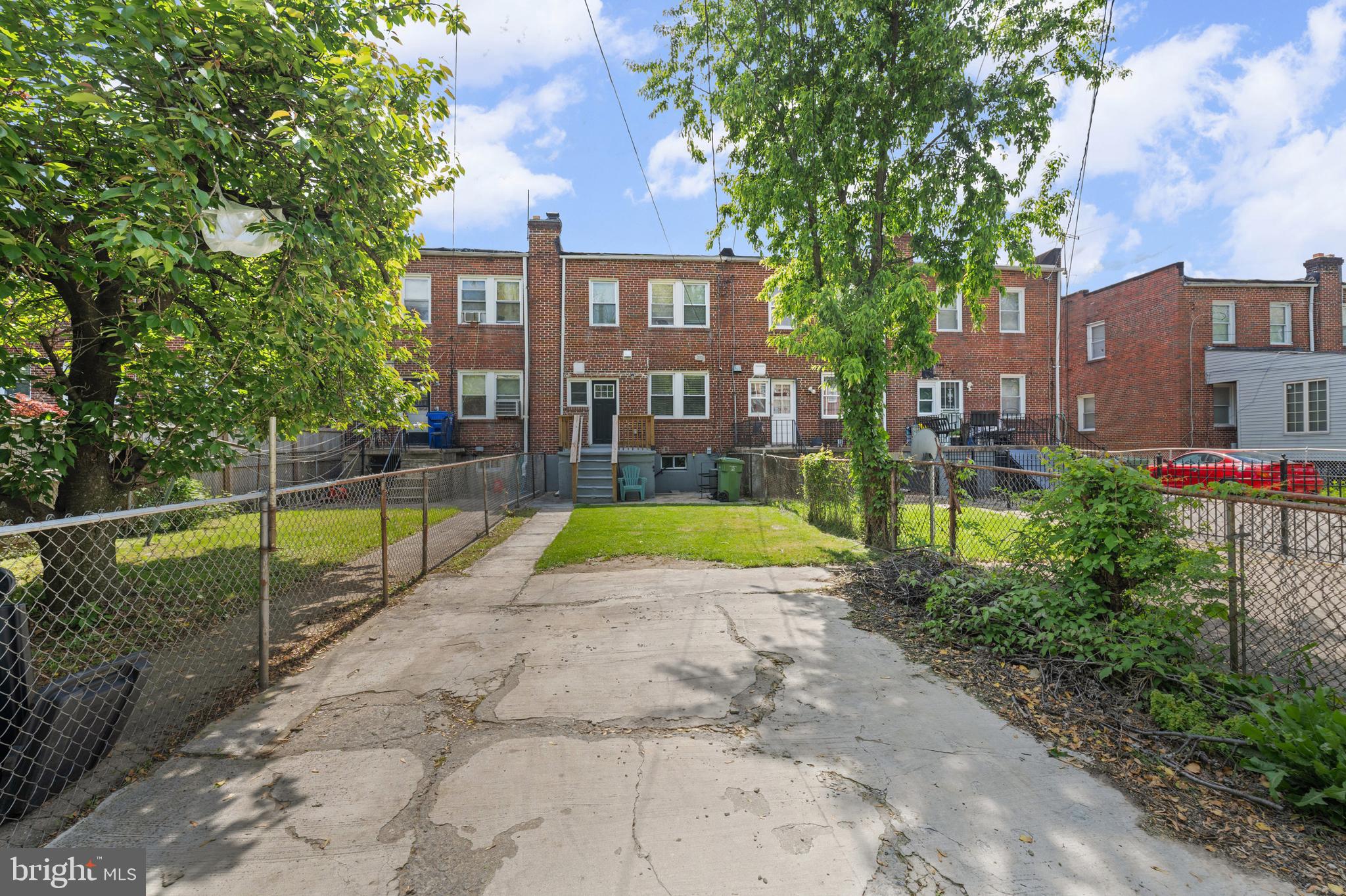 GLENMORE PARK - Residential