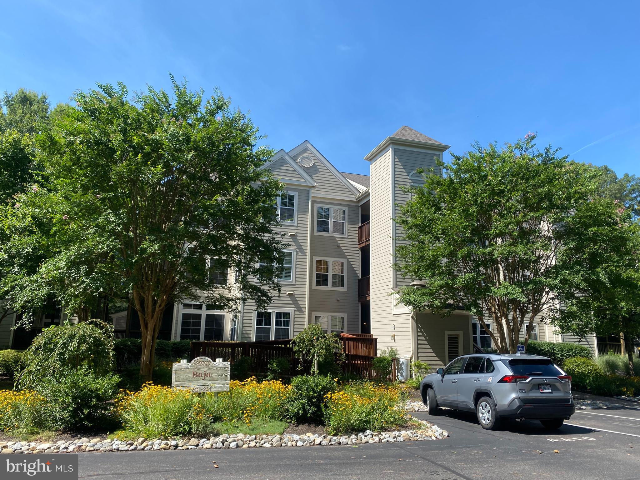 201 DRIFTWOOD LANE 201