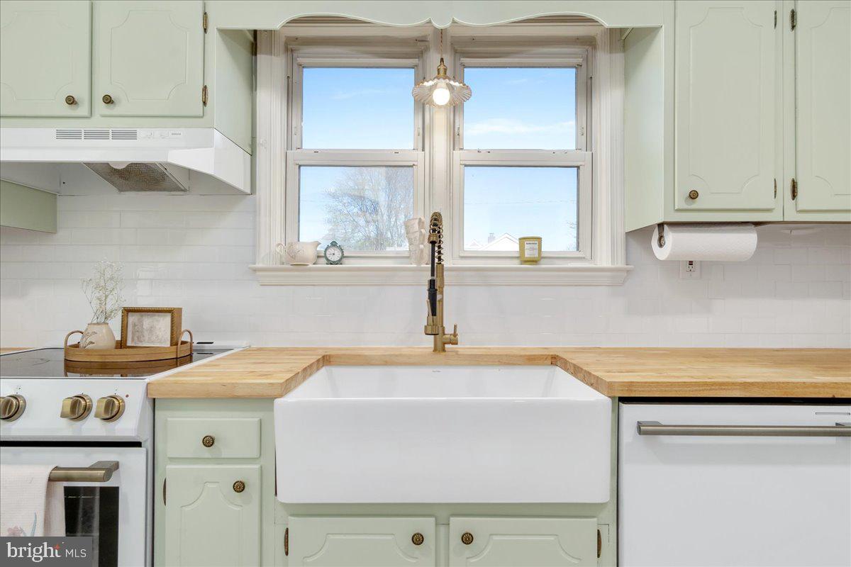 RIVIERA BEACH - Residential