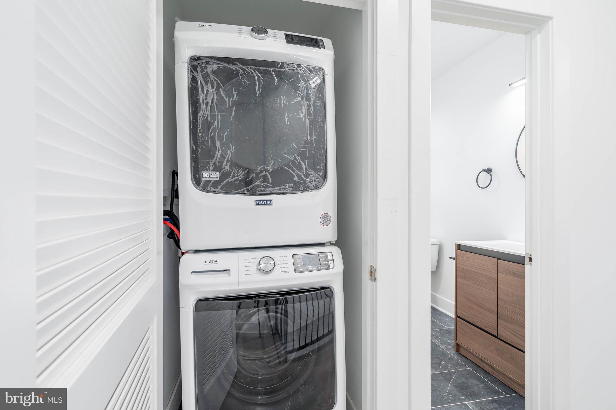 PASSYUNK SQUARE - Residential Income